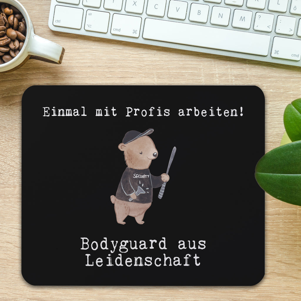 Mauspad Bodyguard aus Leidenschaft Mousepad, Computer zubehör, Büroausstattung, PC Zubehör, Arbeitszimmer, Mauspad, Einzigartiges Mauspad, Designer Mauspad, Mausunterlage, Mauspad Büro, Beruf, Ausbildung, Jubiläum, Abschied, Rente, Kollege, Kollegin, Geschenk, Schenken, Arbeitskollege, Mitarbeiter, Firma, Danke, Dankeschön, Bodyguard, Personenschützer