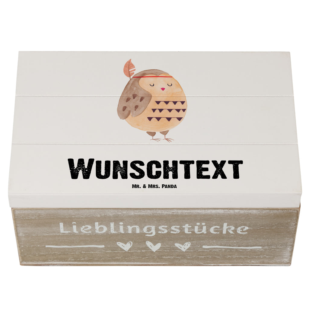 Personalisierte Holzkiste Eule Federschmuck Holzkiste mit Namen, Kiste mit Namen, Schatzkiste mit Namen, Truhe mit Namen, Schatulle mit Namen, Erinnerungsbox mit Namen, Erinnerungskiste, mit Namen, Dekokiste mit Namen, Aufbewahrungsbox mit Namen, Holzkiste Personalisiert, Kiste Personalisiert, Schatzkiste Personalisiert, Truhe Personalisiert, Schatulle Personalisiert, Erinnerungsbox Personalisiert, Erinnerungskiste Personalisiert, Dekokiste Personalisiert, Aufbewahrungsbox Personalisiert, Geschenkbox personalisiert, GEschenkdose personalisiert, Eule, Eule Deko, Owl, Das Leben ist ein Abenteuer, Reisespruch, Federschmuck, Dekoration