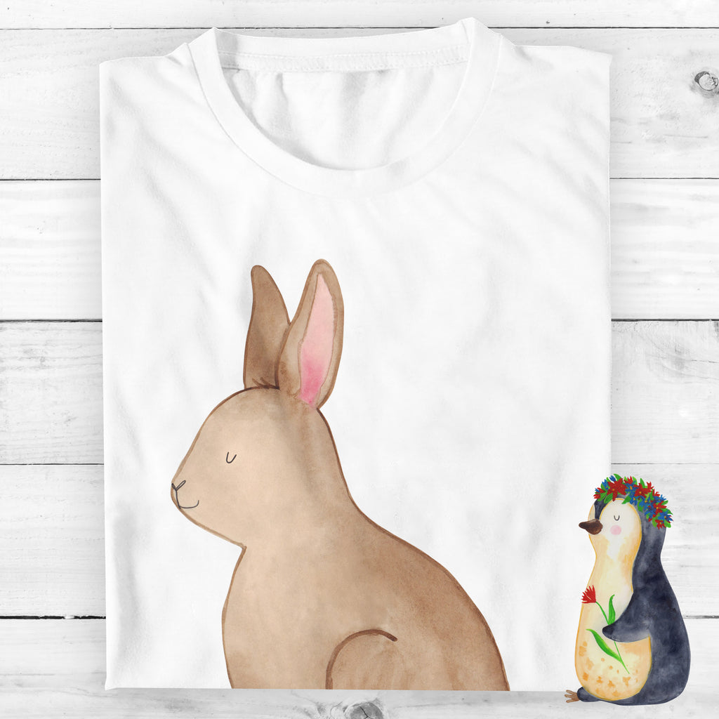 T-Shirt Standard Hase sitzend T-Shirt, Shirt, Tshirt, Lustiges T-Shirt, T-Shirt mit Spruch, Party, Junggesellenabschied, Jubiläum, Geburstag, Herrn, Damen, Männer, Frauen, Schlafshirt, Nachthemd, Sprüche, Ostern, Osterhase, Ostergeschenke, Osternest, Osterdeko, Geschenke zu Ostern, Ostern Geschenk, Ostergeschenke Kinder, Ostern Kinder, Frohe Ostern, Ostergrüße, Osterblume, Liebe, Grüße, Hase, Kaninchen