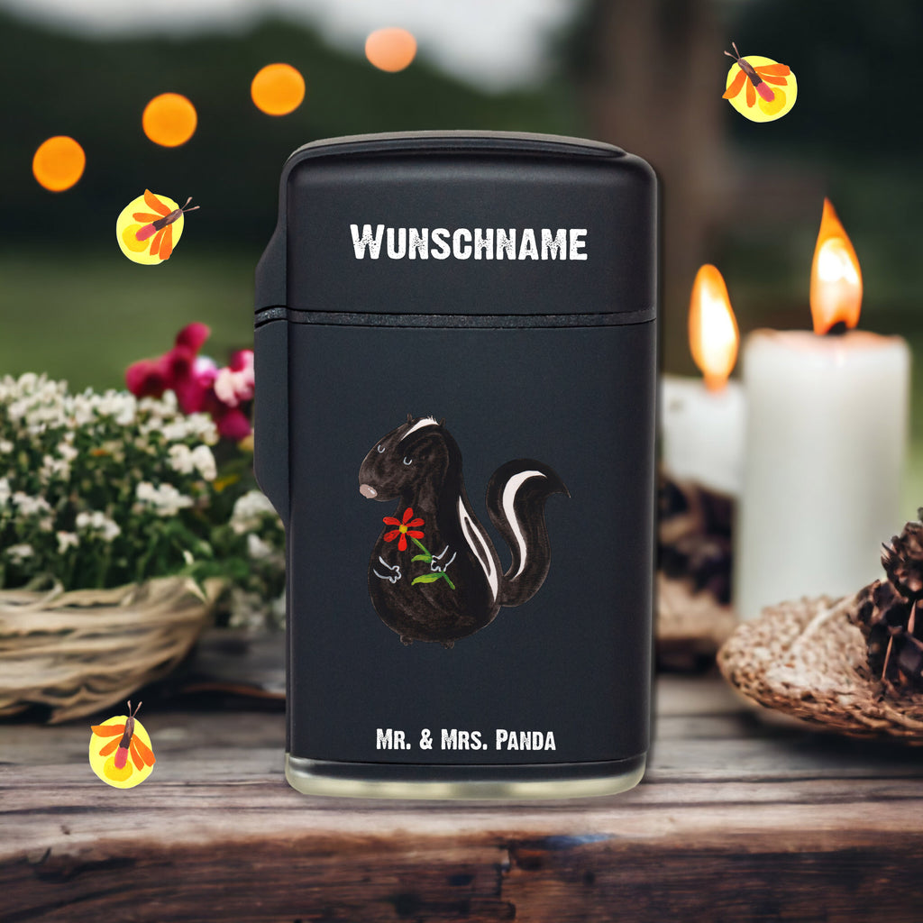 Personalisiertes Feuerzeug Stinktier Blume Personalisiertes Feuerzeug, Personalisiertes Gas-Feuerzeug, Personalisiertes Sturmfeuerzeug, Feuerzeug bedrucken, Feuerzeug personalisiert, Feuerzeug personalisieren, Feuerzeug selbst gestalten, Feuerzeug Geschenkidee, Feuerzeug als Geschenk, Geschenk Feuerzeug, Feuerzeug Geschenk, Feuerzeug mit Name, Feuerzeug mit Namen, Besonderes Feuerzeug, Stinktier, Skunk, Wildtier, Raubtier, Stinker, Stinki, Tagträumer, verträumt, Dreams, Träume