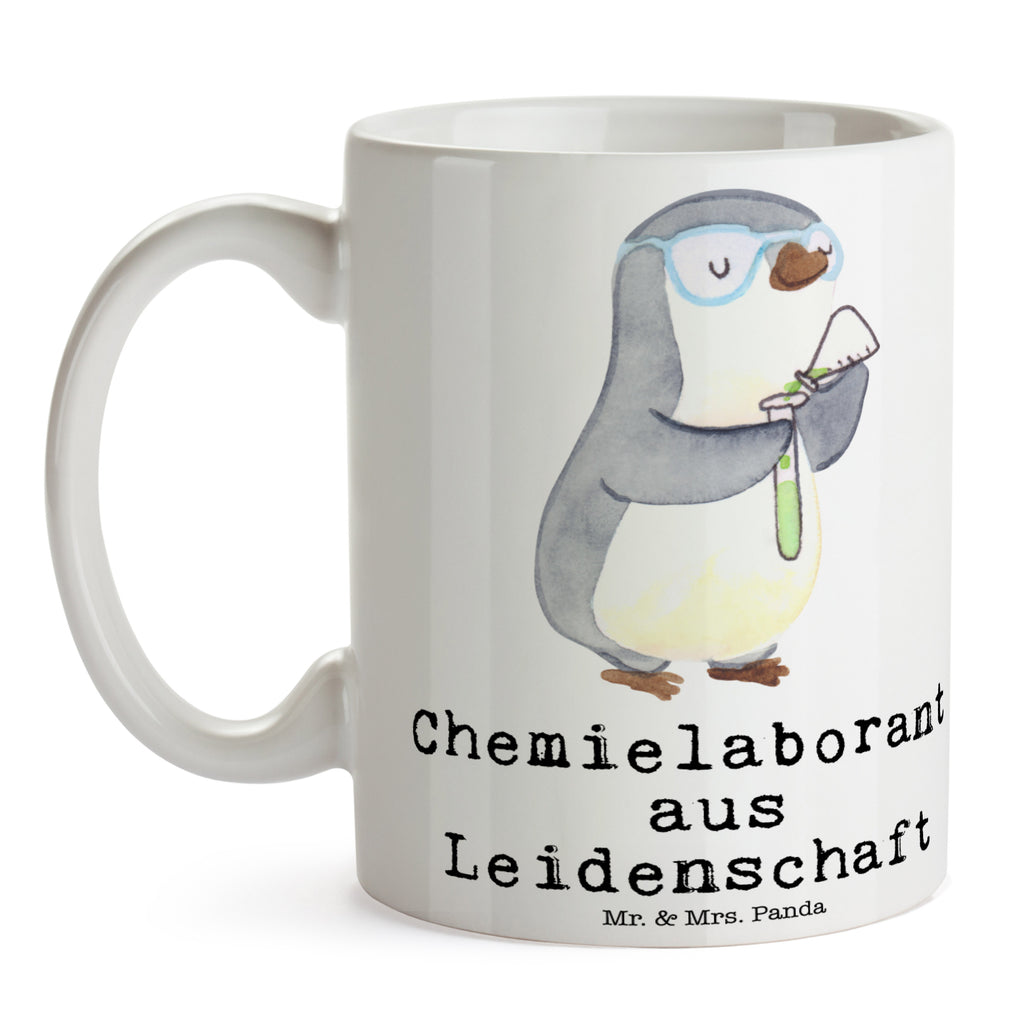 Tasse Chemielaborant aus Leidenschaft Tasse, Kaffeetasse, Teetasse, Becher, Kaffeebecher, Teebecher, Keramiktasse, Porzellantasse, Büro Tasse, Geschenk Tasse, Tasse Sprüche, Tasse Motive, Kaffeetassen, Tasse bedrucken, Designer Tasse, Cappuccino Tassen, Schöne Teetassen, Beruf, Ausbildung, Jubiläum, Abschied, Rente, Kollege, Kollegin, Geschenk, Schenken, Arbeitskollege, Mitarbeiter, Firma, Danke, Dankeschön, Chemiker, Chemielaborant, Naturwissenschaftler, Labor, Studium, Forschung, Wissenschaftler