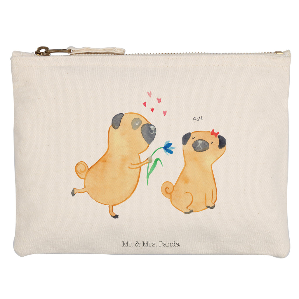 Schminktasche Mops verliebt Schminktasche, Kosmetiktasche, Kosmetikbeutel, Stiftemäppchen, Etui, Federmappe, Makeup, XXL, Schminketui, Kosmetiketui, Schlamperetui, Hund, Hundemotiv, Haustier, Hunderasse, Tierliebhaber, Hundebesitzer, Sprüche, Mops, Möpse, Hundeliebe, verliebt, Liebe, Liebesspruch. Verlobt, Geschenk Freund, Partner