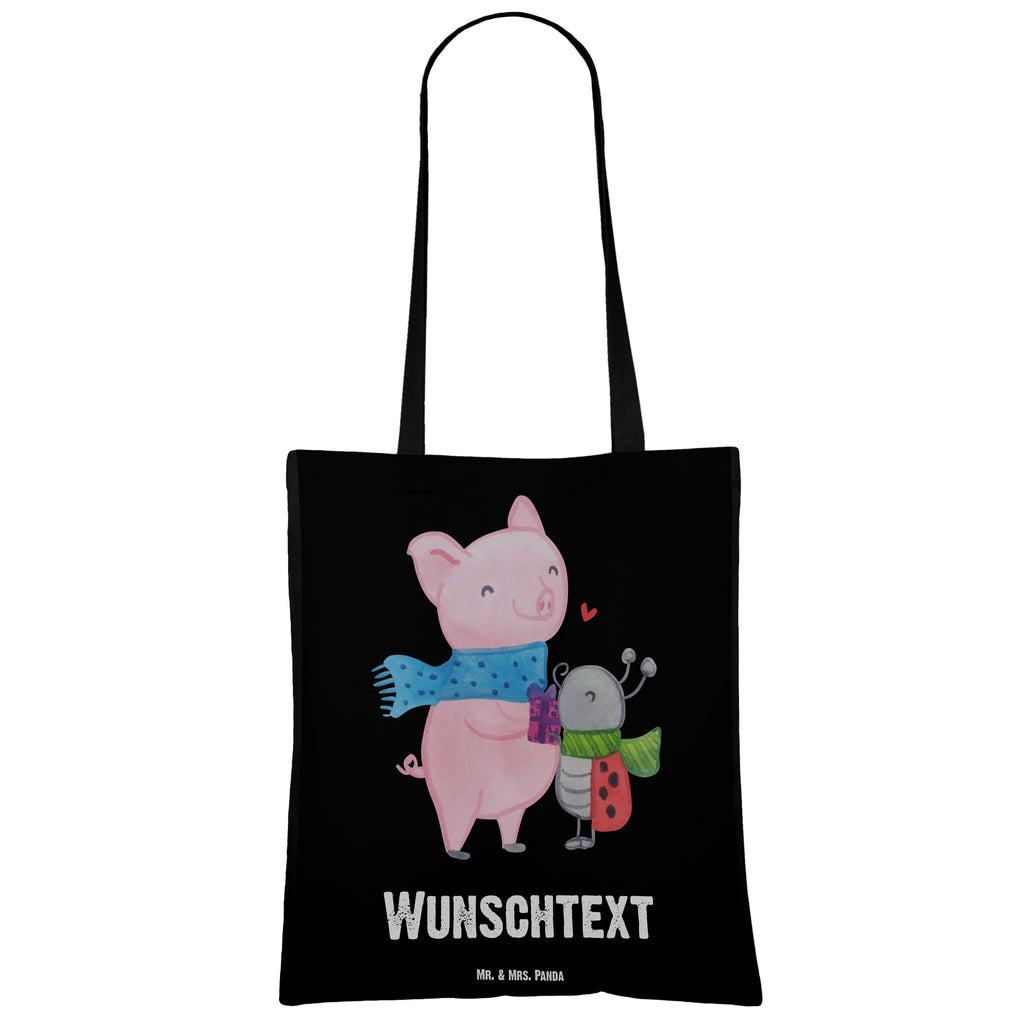 Personalisierte Tragetasche Glühschwein Smörle Personalisierte Beuteltasche, Personalisierter Beutel, Personalisierte Einkaufstasche, Personalisierter Jutebeutel, Personalisierter Stoffbeutel, Tragetasche mit Namen, Einkaufstasche mit Namen, Stoffbeutel mit Namen, Personalisierte Tasche, Personalisierte Jutetasche, Personalisierte Kindergartentasche, Winter, Weihnachten, Weihnachtsdeko, Nikolaus, Advent, Heiligabend, Wintermotiv, Handgezeichnetes Glühschwein, Kreatives Glühschwein Design, Winterlicher Glühwein Spruch, Glühwein Liebhaber Geschenk, Herzliches Marienkäfer Motiv, Marienkäfer in Winterkleidung, Glühwein ist köstlich Spruch, Smörle der stolze Marienkäfer, Süßer Marienkäfer gibt Geschenk, Romantische Geschenkidee Glühwein