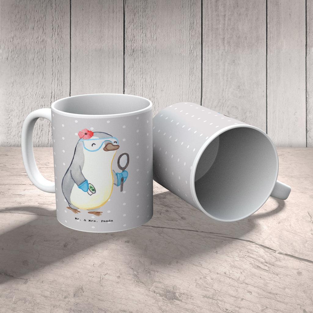 Tasse Biologin mit Herz Tasse, Kaffeetasse, Teetasse, Becher, Kaffeebecher, Teebecher, Keramiktasse, Porzellantasse, Büro Tasse, Geschenk Tasse, Tasse Sprüche, Tasse Motive, Kaffeetassen, Tasse bedrucken, Designer Tasse, Cappuccino Tassen, Schöne Teetassen, Beruf, Ausbildung, Jubiläum, Abschied, Rente, Kollege, Kollegin, Geschenk, Schenken, Arbeitskollege, Mitarbeiter, Firma, Danke, Dankeschön, Biologin, Biologie, Naturwissenschaftlerin, Labor, Studium, Bachelor, Master