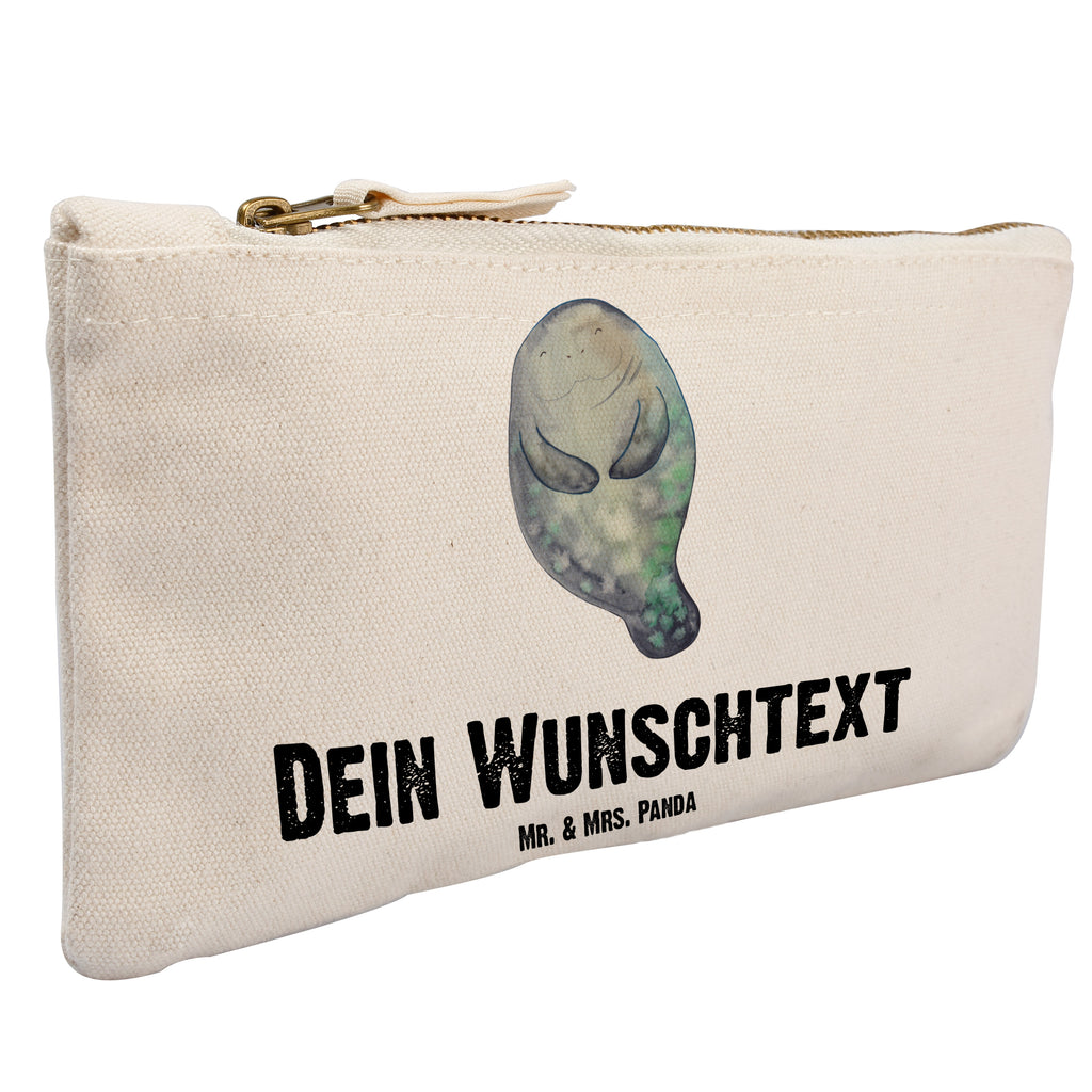 Personalisierte Schminktasche Seekuh Happy Personalisierte Schminktasche, Personalisierte Kosmetiktasche, Personalisierter Kosmetikbeutel, Personalisiertes Stiftemäppchen, Personalisiertes Etui, Personalisierte Federmappe, Personalisierte Makeup Bag, Personalisiertes Schminketui, Personalisiertes Kosmetiketui, Personalisiertes Schlamperetui, Schminktasche mit Namen, Kosmetiktasche mit Namen, Kosmetikbeutel mit Namen, Stiftemäppchen mit Namen, Etui mit Namen, Federmappe mit Namen, Makeup Bg mit Namen, Schminketui mit Namen, Kosmetiketui mit Namen, Schlamperetui mit Namen, Schminktasche personalisieren, Schminktasche bedrucken, Schminktasche selbst gestalten, Meerestiere, Meer, Urlaub, Seekuh, Seekühe, Selbstliebe, Respekt, Neuanfang, Neustart, Achtsamkeit, Zufrieden, Liebeskummer, Freundin