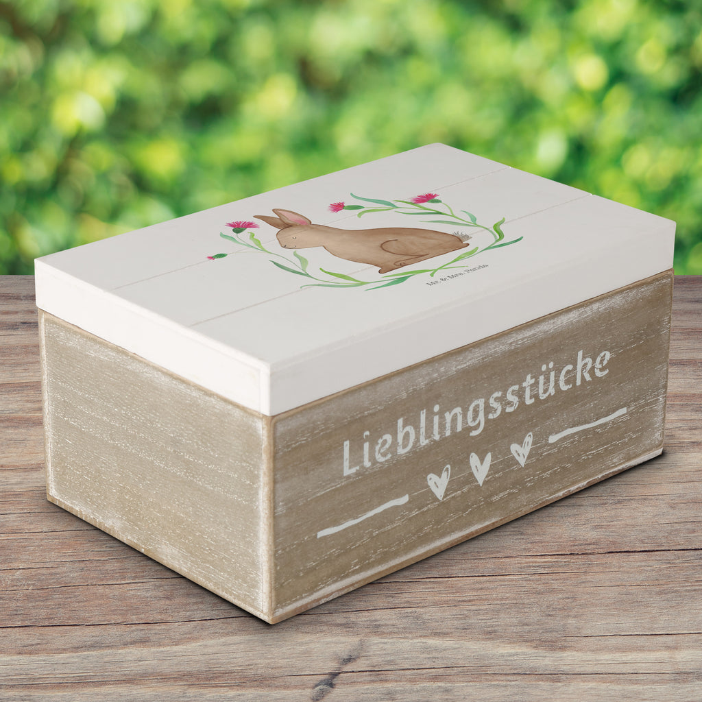 Holzkiste Hase Sitzen Holzkiste, Kiste, Schatzkiste, Truhe, Schatulle, XXL, Erinnerungsbox, Erinnerungskiste, Dekokiste, Aufbewahrungsbox, Geschenkbox, Geschenkdose, Ostern, Osterhase, Ostergeschenke, Osternest, Osterdeko, Geschenke zu Ostern, Ostern Geschenk, Ostergeschenke Kinder, Ostern Kinder, Frohe Ostern, Ostergrüße, Osterblume, Liebe, Grüße, Hase, Kaninchen