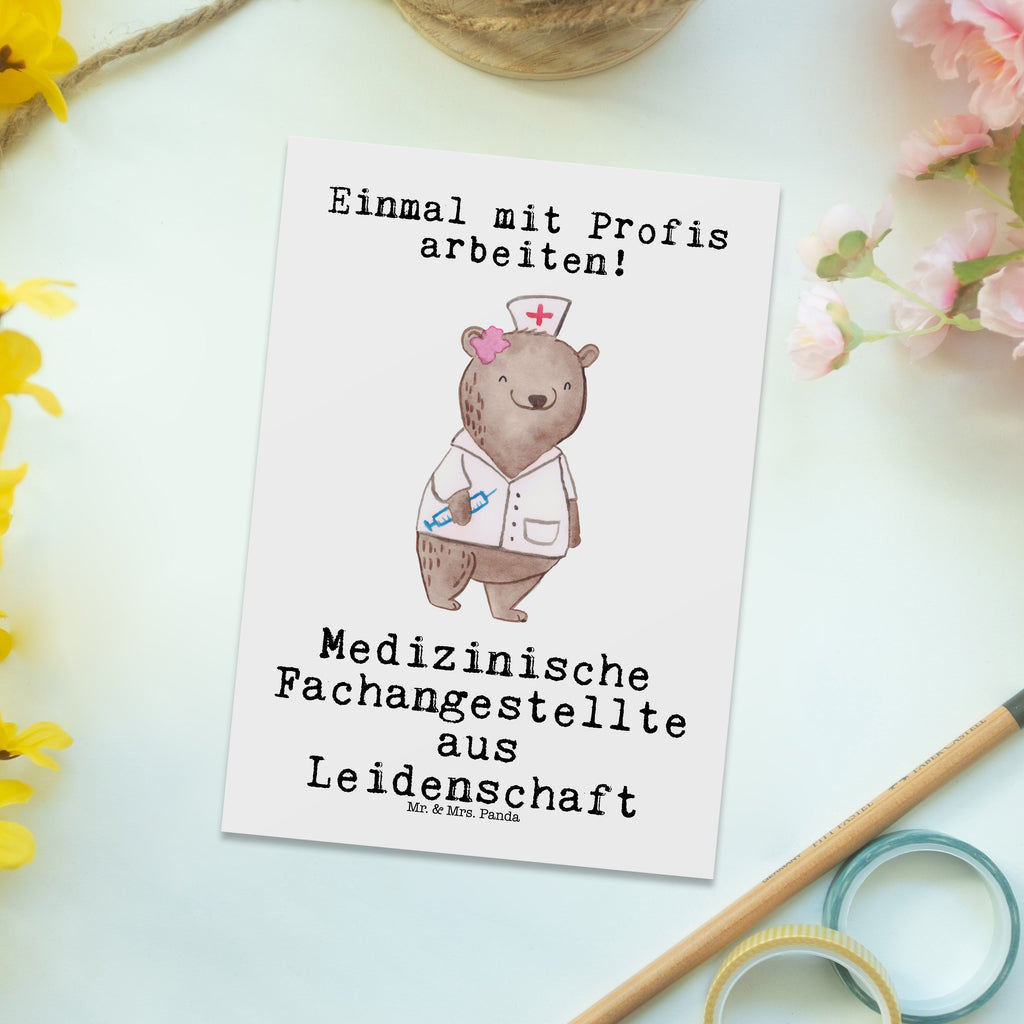 Postkarte Medizinische Fachangestellte aus Leidenschaft Postkarte, Karte, Geschenkkarte, Grußkarte, Einladung, Ansichtskarte, Geburtstagskarte, Einladungskarte, Dankeskarte, Ansichtskarten, Einladung Geburtstag, Einladungskarten Geburtstag, Beruf, Ausbildung, Jubiläum, Abschied, Rente, Kollege, Kollegin, Geschenk, Schenken, Arbeitskollege, Mitarbeiter, Firma, Danke, Dankeschön, Arzthelferin, Medizinische Fachangestellte, Sprechstundenhilfe