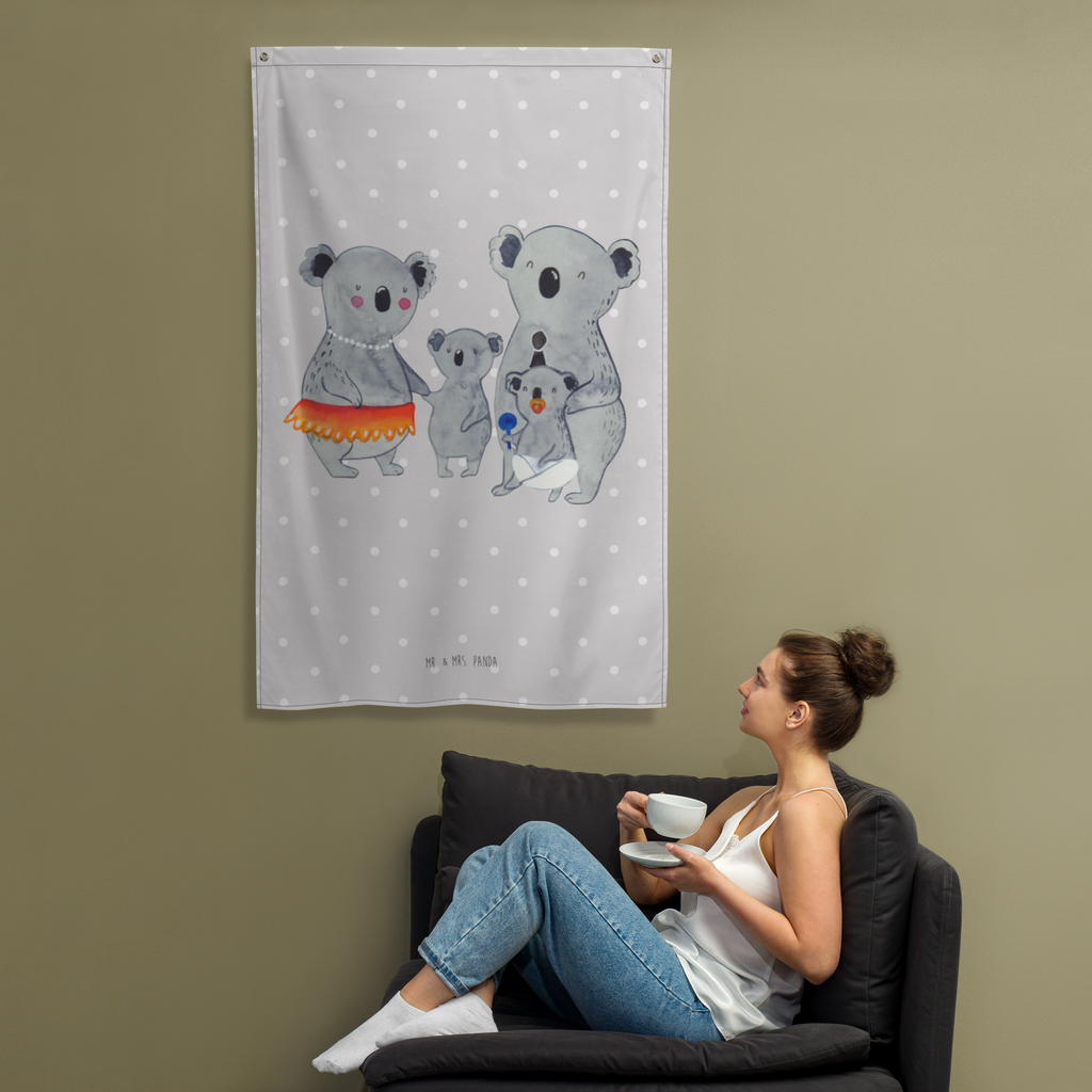 Wandteppich Koala Familie Wandbehang, Dekoration, Boho, Wandteppich, Wandtuch, Wanddeko, Tapisserie, Tapestry, Wandbild, Textil-Kunst, Schmuck-Wandbehang, Wand Deko, Kinderzimmer, Kinderzimmer Wand, Kinderzimmer Deko, Kinderzimmer Wanddeko, Familie, Vatertag, Muttertag, Bruder, Schwester, Mama, Papa, Oma, Opa, Koala, Koalas, Family, Kinder, Geschwister, Familienleben