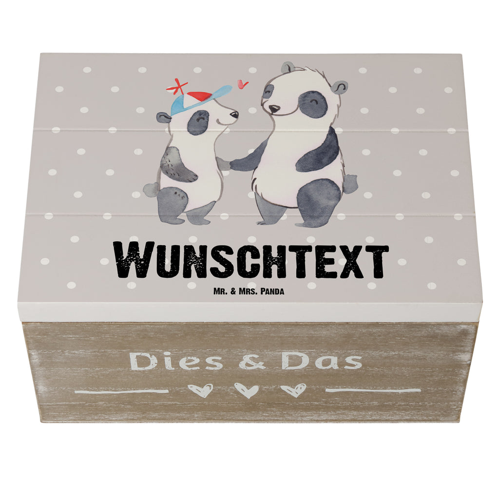 Personalisierte Holzkiste Panda Bester Vater der Welt Holzkiste mit Namen, Kiste mit Namen, Schatzkiste mit Namen, Truhe mit Namen, Schatulle mit Namen, Erinnerungsbox mit Namen, Erinnerungskiste, mit Namen, Dekokiste mit Namen, Aufbewahrungsbox mit Namen, Holzkiste Personalisiert, Kiste Personalisiert, Schatzkiste Personalisiert, Truhe Personalisiert, Schatulle Personalisiert, Erinnerungsbox Personalisiert, Erinnerungskiste Personalisiert, Dekokiste Personalisiert, Aufbewahrungsbox Personalisiert, Geschenkbox personalisiert, GEschenkdose personalisiert, für, Dankeschön, Geschenk, Schenken, Geburtstag, Geburtstagsgeschenk, Geschenkidee, Danke, Bedanken, Mitbringsel, Freude machen, Geschenktipp, Vater, Papa, Dad, Daddy, Paps, Papi, Vati, Eltern, Geschenk Vater, Mann, Familie, Bester, Kleinigkeit