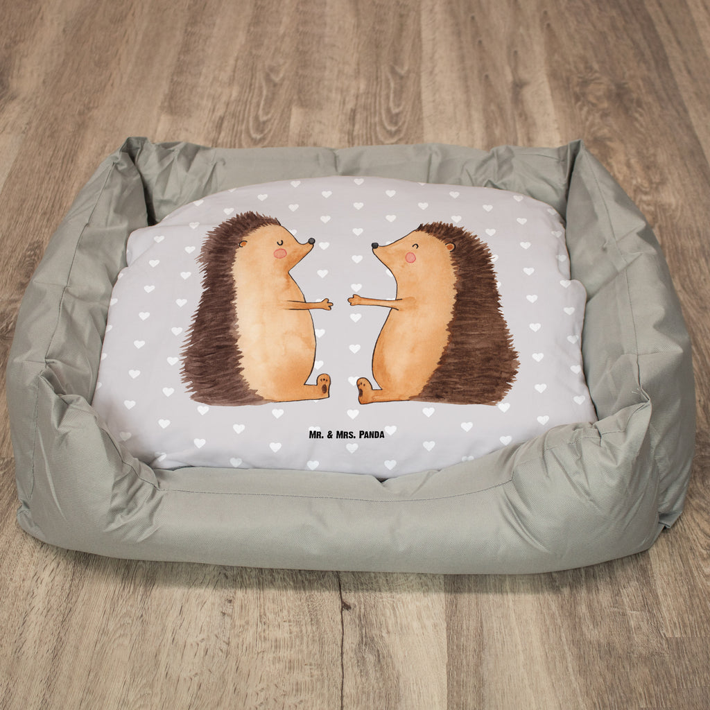 Hundebett Igel Liebe Hundebett, Hundeliege, Liegeplatz, Hund, Hundekörbchen, Körbchen, Tierbett, Hundebett Luxus, Hundekissen, Hundesofa, Hundeschlafplatz, Hundebettchen, Hundemöbel, Hundedecke, Liebe, Partner, Freund, Freundin, Ehemann, Ehefrau, Heiraten, Verlobung, Heiratsantrag, Liebesgeschenk, Jahrestag, Hocheitstag, Verliebt, Verlobt, Verheiratet, Geschenk, Liebesbeweis, Hochzeitstag, Hochzeit, Igel