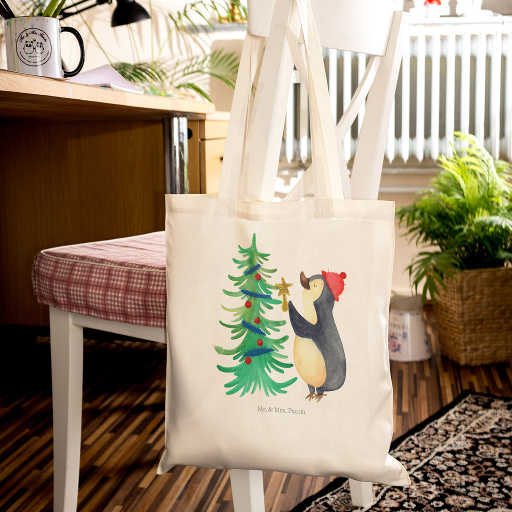 Tragetasche Pinguin Weihnachtsbaum Beuteltasche, Beutel, Einkaufstasche, Jutebeutel, Stoffbeutel, Tasche, Shopper, Umhängetasche, Strandtasche, Schultertasche, Stofftasche, Tragetasche, Badetasche, Jutetasche, Einkaufstüte, Laptoptasche, Winter, Weihnachten, Weihnachtsdeko, Nikolaus, Advent, Heiligabend, Wintermotiv, Pinguin