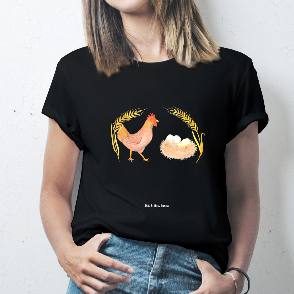 T-Shirt Standard Huhn stolz T-Shirt, Shirt, Tshirt, Lustiges T-Shirt, T-Shirt mit Spruch, Party, Junggesellenabschied, Jubiläum, Geburstag, Herrn, Damen, Männer, Frauen, Schlafshirt, Nachthemd, Sprüche, Bauernhof, Hoftiere, Landwirt, Landwirtin, Hahn, Henne, Hühner, Eier, Hof, Landleben, Motivation, Geburt, Magie, Spruch, Schwangerschaft