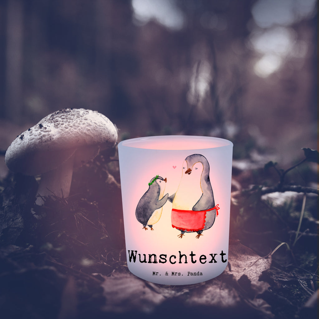 Personalisiertes Windlicht Pinguin Beste Mami der Welt Personalisiertes Windlicht, Personalisiertes Windlicht Glas, Personalisiertes Teelichtglas, Personalisierter Teelichthalter, Personalisiertes Kerzenglas, Personalisierte Kerze, Personalisiertes Teelicht, Windlicht mit Namen, Windlicht Glas mit Namen, Teelichtglas mit Namen, Teelichthalter mit Namen, Teelichter mit Namen, Kerzenglas mit Namen, Kerze mit Namen, Teelicht mit Namen, Namenspersonalisierung, Name, selbst gestalten, Wunschtext, Bedrucken, für, Dankeschön, Geschenk, Schenken, Geburtstag, Geburtstagsgeschenk, Geschenkidee, Danke, Bedanken, Mitbringsel, Freude machen, Geschenktipp, Mama, Mami, Mutter, Muttertag, Mutti, Ma, Tochter, Sohn, Beste Mama, Beste, Supermama