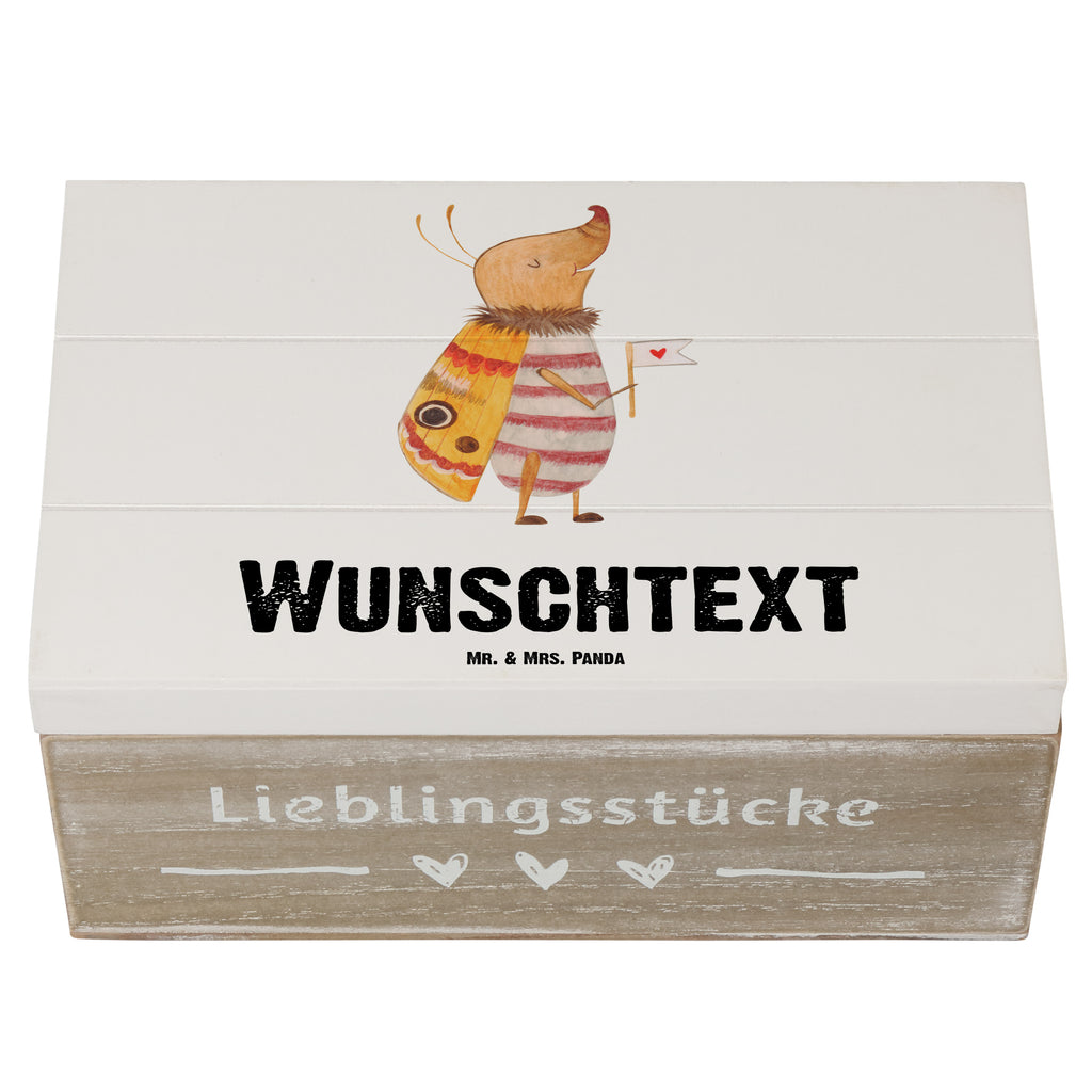 Personalisierte Holzkiste Nachtfalter Fähnchen Holzkiste mit Namen, Kiste mit Namen, Schatzkiste mit Namen, Truhe mit Namen, Schatulle mit Namen, Erinnerungsbox mit Namen, Erinnerungskiste, mit Namen, Dekokiste mit Namen, Aufbewahrungsbox mit Namen, Holzkiste Personalisiert, Kiste Personalisiert, Schatzkiste Personalisiert, Truhe Personalisiert, Schatulle Personalisiert, Erinnerungsbox Personalisiert, Erinnerungskiste Personalisiert, Dekokiste Personalisiert, Aufbewahrungsbox Personalisiert, Geschenkbox personalisiert, GEschenkdose personalisiert, Tiermotive, Gute Laune, lustige Sprüche, Tiere, Nachtfalter, Käfer, Spruch lustig, Spruch witzig, süß, niedlich, Küche Deko, Was kostet die Welt