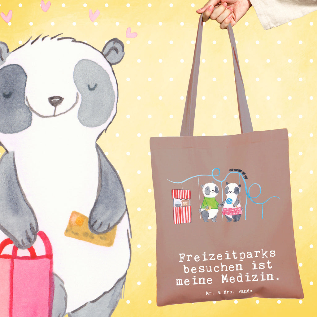 Tragetasche Pandas Freizeitpark besuchen Beuteltasche, Beutel, Einkaufstasche, Jutebeutel, Stoffbeutel, Tasche, Shopper, Umhängetasche, Strandtasche, Schultertasche, Stofftasche, Tragetasche, Badetasche, Jutetasche, Einkaufstüte, Laptoptasche, Geschenk, Sport, Sportart, Hobby, Schenken, Danke, Dankeschön, Auszeichnung, Gewinn, Sportler, Freizeitpark besuchen, Achterbahn fahren