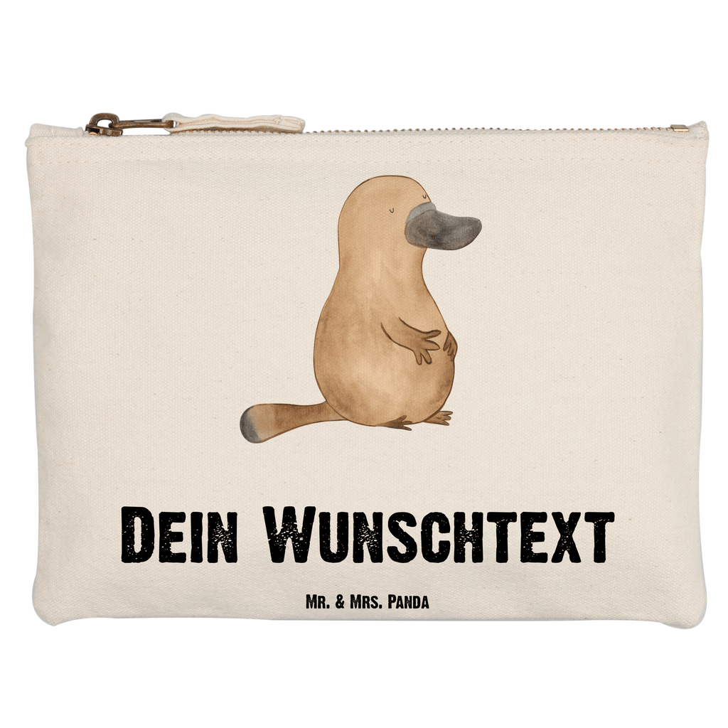 Personalisierte Schminktasche Schnabeltier mutig Personalisierte Schminktasche, Personalisierte Kosmetiktasche, Personalisierter Kosmetikbeutel, Personalisiertes Stiftemäppchen, Personalisiertes Etui, Personalisierte Federmappe, Personalisierte Makeup Bag, Personalisiertes Schminketui, Personalisiertes Kosmetiketui, Personalisiertes Schlamperetui, Schminktasche mit Namen, Kosmetiktasche mit Namen, Kosmetikbeutel mit Namen, Stiftemäppchen mit Namen, Etui mit Namen, Federmappe mit Namen, Makeup Bg mit Namen, Schminketui mit Namen, Kosmetiketui mit Namen, Schlamperetui mit Namen, Schminktasche personalisieren, Schminktasche bedrucken, Schminktasche selbst gestalten, Meerestiere, Meer, Urlaub, Schnabeltier, Mut, mutig, Lebensweisheit, Schnabeltiere, Motivation, Training, Büro, Arbeit, Neuanfang, Neustart, Weltreise, Raodtrip