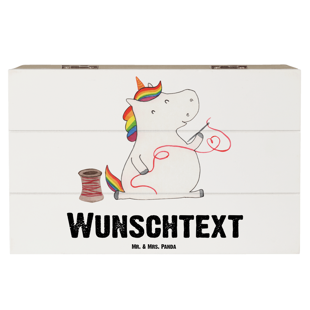 Personalisierte Holzkiste Einhorn Näherin Holzkiste mit Namen, Kiste mit Namen, Schatzkiste mit Namen, Truhe mit Namen, Schatulle mit Namen, Erinnerungsbox mit Namen, Erinnerungskiste, mit Namen, Dekokiste mit Namen, Aufbewahrungsbox mit Namen, Holzkiste Personalisiert, Kiste Personalisiert, Schatzkiste Personalisiert, Truhe Personalisiert, Schatulle Personalisiert, Erinnerungsbox Personalisiert, Erinnerungskiste Personalisiert, Dekokiste Personalisiert, Aufbewahrungsbox Personalisiert, Geschenkbox personalisiert, GEschenkdose personalisiert, Einhorn, Einhörner, Einhorn Deko, Pegasus, Unicorn, Näherin, nähen, Mädchen, Freundin, Häkeln, Stricken, basteln, Nähzimmer