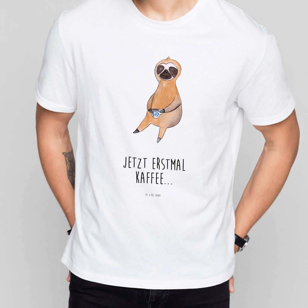 T-Shirt Standard Faultier Kaffee T-Shirt, Shirt, Tshirt, Lustiges T-Shirt, T-Shirt mit Spruch, Party, Junggesellenabschied, Jubiläum, Geburstag, Herrn, Damen, Männer, Frauen, Schlafshirt, Nachthemd, Sprüche, Faultier, Faultier Geschenk, Faultier Deko, Faultiere, faul, Lieblingstier, Kaffee, erster Kaffee, Morgenmuffel, Frühaufsteher, Kaffeetasse, Genießer, Coffee, Kaffeegetränk