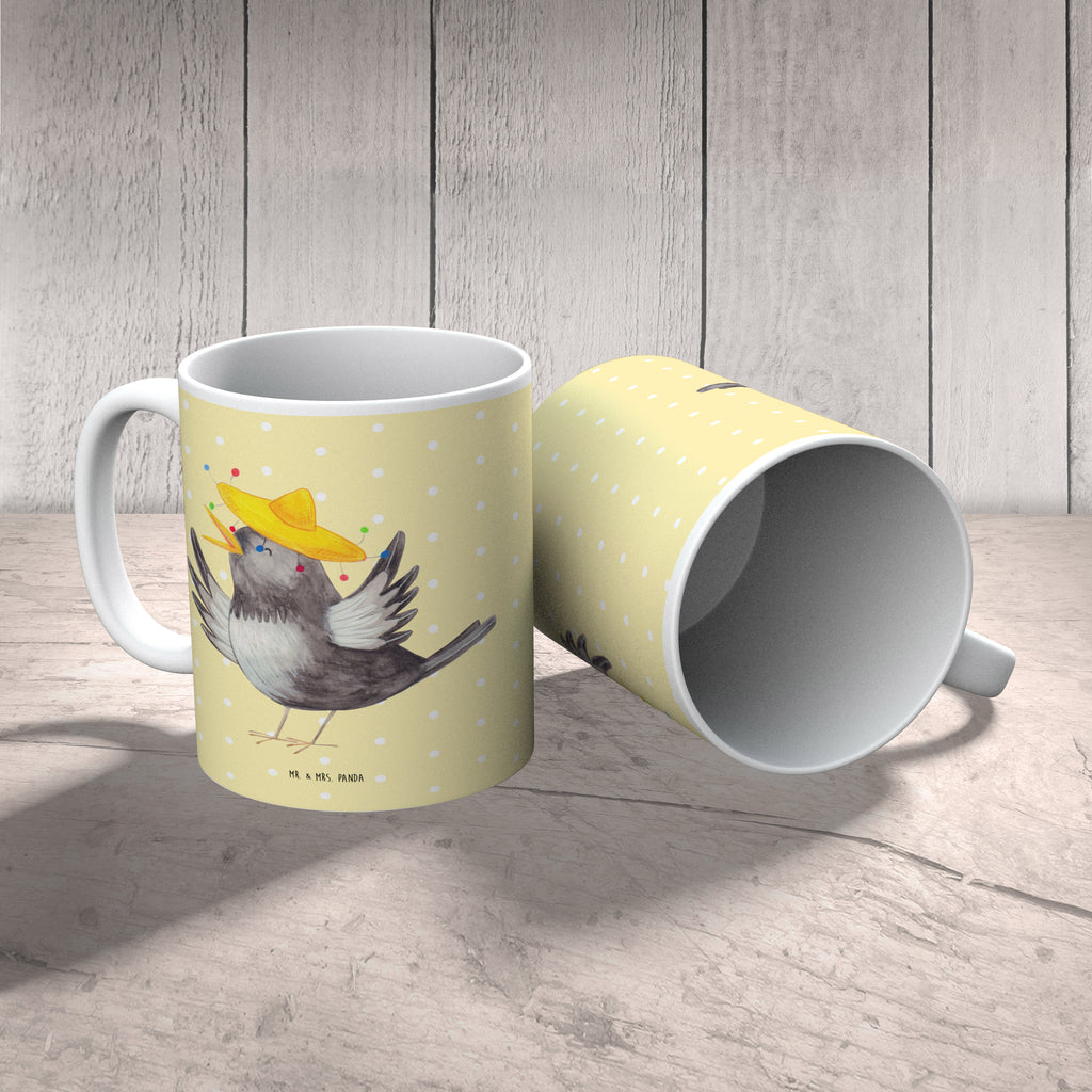 Tasse Rabe Sombrero Tasse, Kaffeetasse, Teetasse, Becher, Kaffeebecher, Teebecher, Keramiktasse, Porzellantasse, Büro Tasse, Geschenk Tasse, Tasse Sprüche, Tasse Motive, Kaffeetassen, Tasse bedrucken, Designer Tasse, Cappuccino Tassen, Schöne Teetassen, Tiermotive, Gute Laune, lustige Sprüche, Tiere, Rabe, Vogel, Vögel, Spruch positiv, fröhlich sein, glücklich sein, Glück Spruch, froh, Elster, Motivation