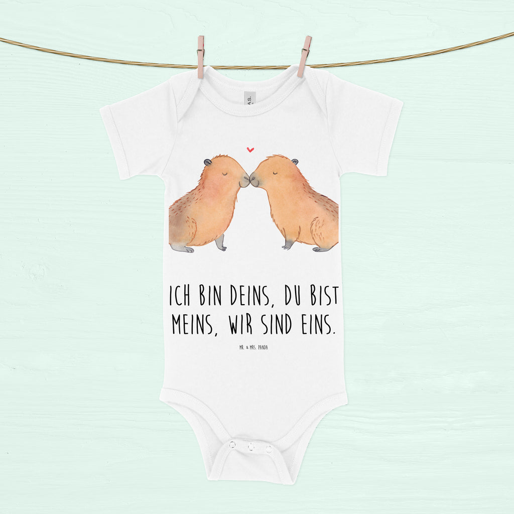 Baby Body Capybara Liebe Babykleidung, Babystrampler, Strampler, Wickelbody, Baby Erstausstattung, Baby-Body, Baby-Strampler, Baby-Kleidung, Kurzarm-Strampler, Baby-Overall, Baby-Romper, Tiermotive, Gute Laune, lustige Sprüche, Tiere, Capybara, Liebe, verliebt, Paar, Jahrestag, Kuschel Capybaras, Tierliebe, Romantisches Geschenk, Handgezeichnet, Verschmolzen, Geschenkidee, Beziehung, Partnertiere, Ich bin deins, Du bist meins, Liebesspruch, Herzlich, Valentinstag, Ehejubiläum, Liebesbeweis