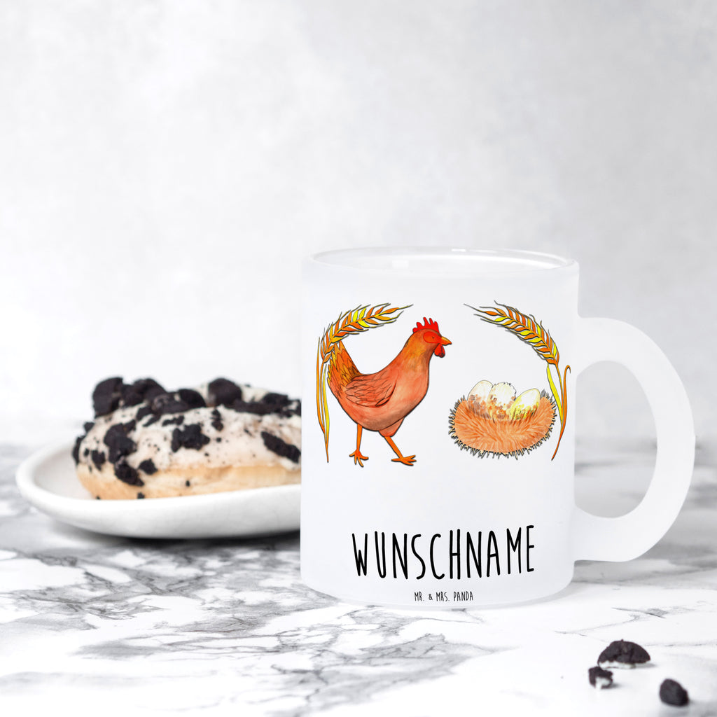 Personalisierte Teetasse Huhn stolz Personalisierte Teetasse, Personalisiertes Teeglas, Personalisierter Teebecher, Personalisierte Glas Teetasse, Personalisierte Teetasse aus Glas, Teetasse mit Namen, Teeglas mit Namen, Teebecher mit Namen, Glas Teetasse mit Namen, Teetasse aus Glas mit Namen, Teetasse Wunschname, Teetasse selbst gestalten., Bauernhof, Hoftiere, Landwirt, Landwirtin, Hahn, Henne, Hühner, Eier, Hof, Landleben, Motivation, Geburt, Magie, Spruch, Schwangerschaft