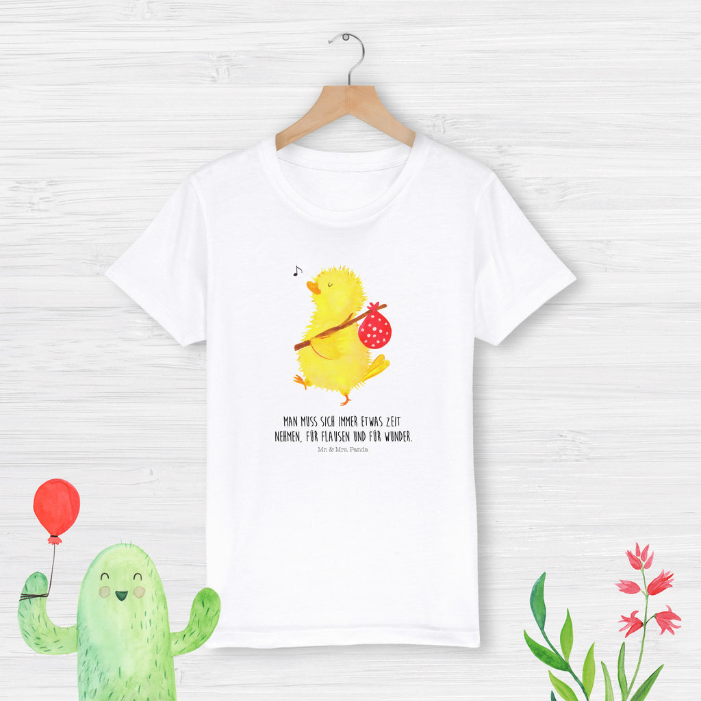 Organic Kinder T-Shirt Küken Wanderer Kinder T-Shirt, Kinder T-Shirt Mädchen, Kinder T-Shirt Jungen, Ostern, Osterhase, Ostergeschenke, Osternest, Osterdeko, Geschenke zu Ostern, Ostern Geschenk, Ostergeschenke Kinder, Ostern Kinder, Küken, Osterei, Ostereier, Ei, Frühlingsgefühle, Freude, Grüße, liebe Grüße, Frohe Ostern, Ostergrüße, Flausen, Wunder, Reisen, Weltenbummler, Zeit, Zeitmanagement, Backpacker