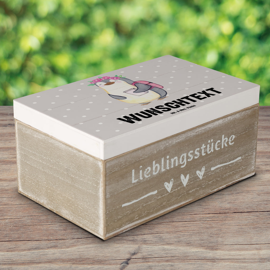 Personalisierte Holzkiste Pinguin Beste Enkelin der Welt Holzkiste mit Namen, Kiste mit Namen, Schatzkiste mit Namen, Truhe mit Namen, Schatulle mit Namen, Erinnerungsbox mit Namen, Erinnerungskiste, mit Namen, Dekokiste mit Namen, Aufbewahrungsbox mit Namen, Holzkiste Personalisiert, Kiste Personalisiert, Schatzkiste Personalisiert, Truhe Personalisiert, Schatulle Personalisiert, Erinnerungsbox Personalisiert, Erinnerungskiste Personalisiert, Dekokiste Personalisiert, Aufbewahrungsbox Personalisiert, Geschenkbox personalisiert, GEschenkdose personalisiert, für, Dankeschön, Geschenk, Schenken, Geburtstag, Geburtstagsgeschenk, Geschenkidee, Danke, Bedanken, Mitbringsel, Freude machen, Geschenktipp, Enkelin, Enkelkind, Enkeltochter, Oma, Opa, Kind von Tochter, Kind von Sohn, Großtochter, Taufe