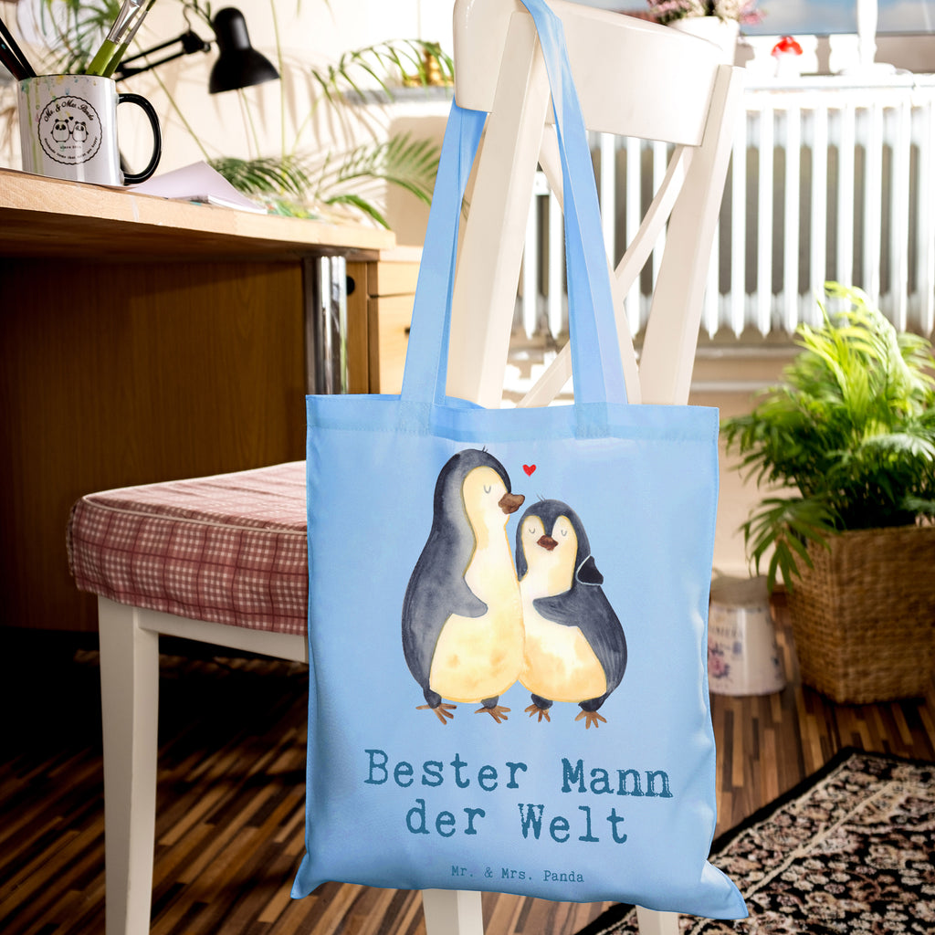 Tragetasche Pinguin Bester Mann der Welt Beuteltasche, Beutel, Einkaufstasche, Jutebeutel, Stoffbeutel, Tasche, Shopper, Umhängetasche, Strandtasche, Schultertasche, Stofftasche, Tragetasche, Badetasche, Jutetasche, Einkaufstüte, Laptoptasche, für, Dankeschön, Geschenk, Schenken, Geburtstag, Geburtstagsgeschenk, Geschenkidee, Danke, Bedanken, Mitbringsel, Freude machen, Geschenktipp, Ehemann, Beste, Mann, Partner, Freund, Traummann, Liebling, Ehepartner, Ehe, Gatte, Lebensgefährte, Bräutigam, Kleinigkeit