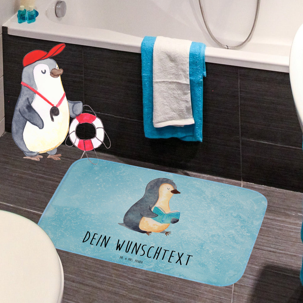 Personalisierter Badvorleger Pinguin Buch Personalisierte Badematte, Personalisierter Badteppich, Personalisierter Duschvorleger, Personalisierter Badezimmerteppich, Personalisierter Badezimmermatte, Personalisierter Badvorleger, Personalisierter Duschmatte, Personalisierter Duschteppich, Badematte mit Namen, Badteppich mit Namen, Duschvorleger mit Namen, Badezimmerteppich mit Namen, Badezimmermatte mit Namen, Badvorleger mit Namen, Duschmatte mit Namen, Duschteppich mit Namen, Wunschtext, Badvorleger selbst bedrucken, Wunschname, Personalisieren, Pinguin, Pinguine, Buch, Lesen, Bücherwurm, Nichtstun, Faulenzen, Ferien, Urlaub, Freizeit