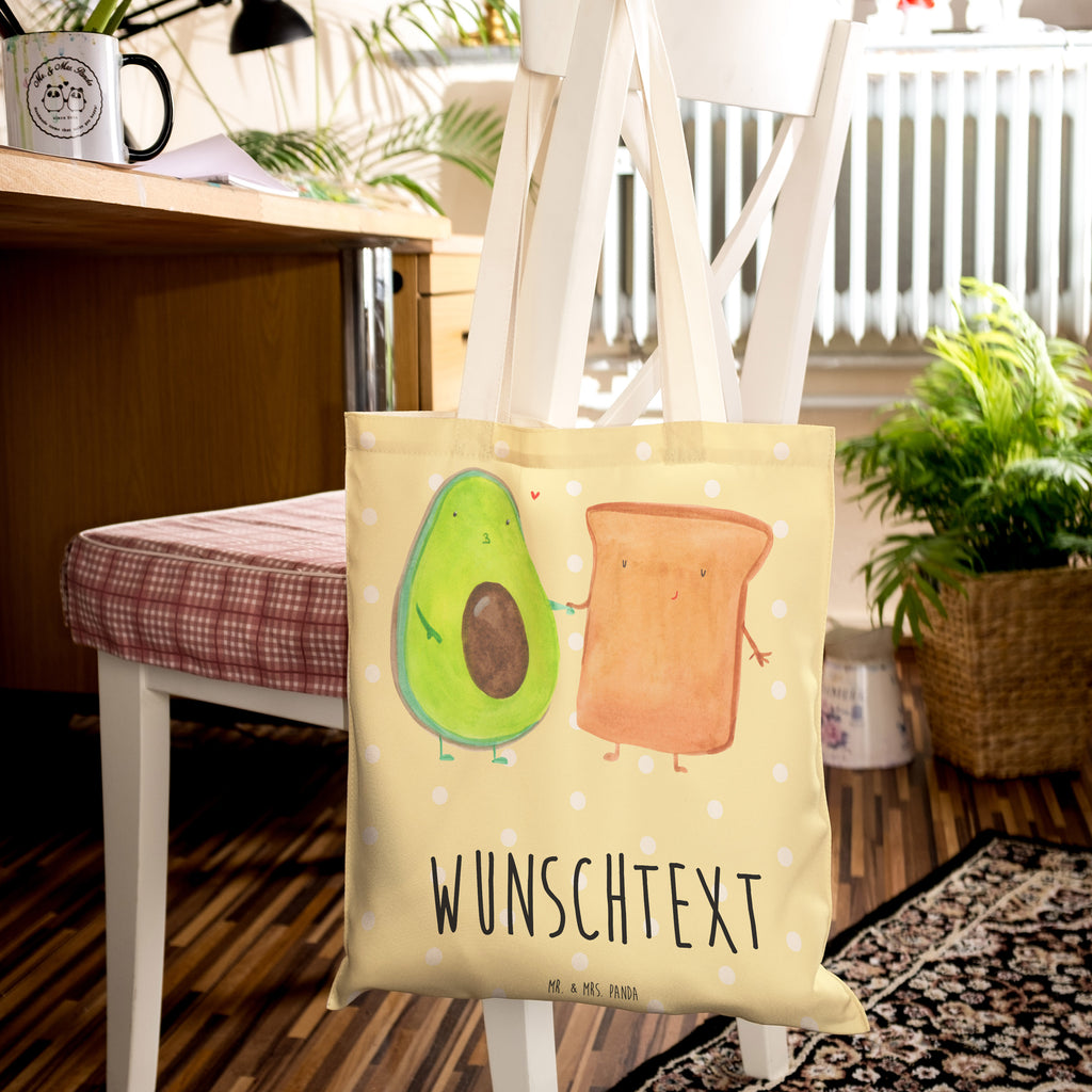 Personalisierte Einkaufstasche Avocado + Toast Personalisierte Tragetasche, Personalisierte Tasche, Personalisierter Beutel, Personalisierte Stofftasche, Personalisierte Baumwolltasche, Personalisierte Umhängetasche, Personalisierter Shopper, Personalisierte Einkaufstasche, Personalisierte Beuteltasche, Tragetasche mit Namen, Tasche mit Namen, Beutel mit Namen, Stofftasche mit Namen, Baumwolltasche mit Namen, Umhängetasche mit Namen, Shopper mit Namen, Einkaufstasche mit Namen, Beuteltasche, Wunschtext, Wunschnamen, Personalisierbar, Personalisierung, Avocado, Veggie, Vegan, Gesund, Toast, Toastbrot, Liebespaar, Pärchen, Freund, Freundin, Verlobt, Verlobungsparty, Hochzeit, Hochzeitsgeschenk, Jahrestag, Jahrestagsgeschenk