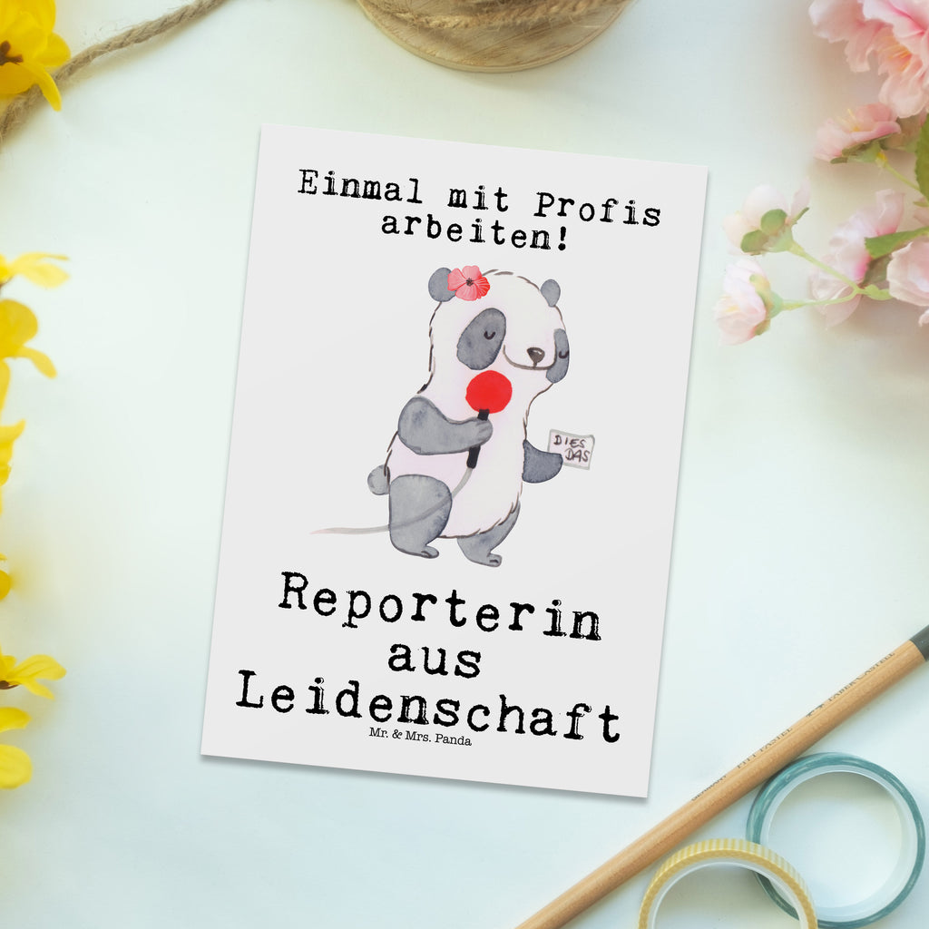 Postkarte Reporterin aus Leidenschaft Postkarte, Karte, Geschenkkarte, Grußkarte, Einladung, Ansichtskarte, Geburtstagskarte, Einladungskarte, Dankeskarte, Ansichtskarten, Einladung Geburtstag, Einladungskarten Geburtstag, Beruf, Ausbildung, Jubiläum, Abschied, Rente, Kollege, Kollegin, Geschenk, Schenken, Arbeitskollege, Mitarbeiter, Firma, Danke, Dankeschön