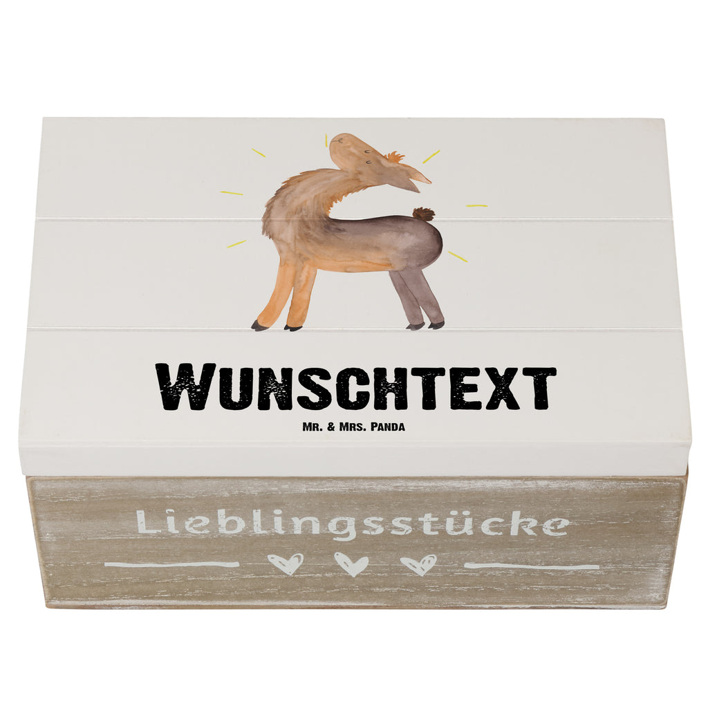 Personalisierte Holzkiste Lama Stolz Holzkiste mit Namen, Kiste mit Namen, Schatzkiste mit Namen, Truhe mit Namen, Schatulle mit Namen, Erinnerungsbox mit Namen, Erinnerungskiste, mit Namen, Dekokiste mit Namen, Aufbewahrungsbox mit Namen, Holzkiste Personalisiert, Kiste Personalisiert, Schatzkiste Personalisiert, Truhe Personalisiert, Schatulle Personalisiert, Erinnerungsbox Personalisiert, Erinnerungskiste Personalisiert, Dekokiste Personalisiert, Aufbewahrungsbox Personalisiert, Geschenkbox personalisiert, GEschenkdose personalisiert, Lama, Alpaka, Lamas, Außenseiter, Anders, Neustart, stolz, Hippie, Freundin, Freundinnen, beste Freundin, Kumpel, Familie, Family