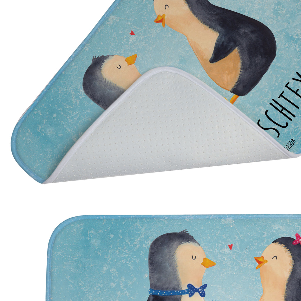 Personalisierter Badvorleger Pinguin Pärchen Personalisierte Badematte, Personalisierter Badteppich, Personalisierter Duschvorleger, Personalisierter Badezimmerteppich, Personalisierter Badezimmermatte, Personalisierter Badvorleger, Personalisierter Duschmatte, Personalisierter Duschteppich, Badematte mit Namen, Badteppich mit Namen, Duschvorleger mit Namen, Badezimmerteppich mit Namen, Badezimmermatte mit Namen, Badvorleger mit Namen, Duschmatte mit Namen, Duschteppich mit Namen, Wunschtext, Badvorleger selbst bedrucken, Wunschname, Personalisieren, Pinguin, Pinguine, Liebe, Liebespaar, Liebesbeweis, Liebesgeschenk, Verlobung, Jahrestag, Hochzeitstag, Hochzeit, Hochzeitsgeschenk, große Liebe, Traumpaar