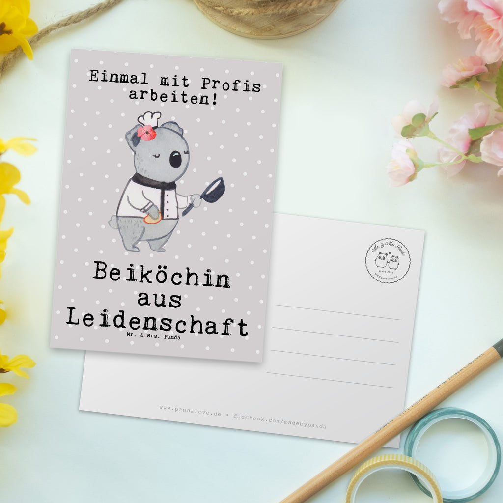 Postkarte Beiköchin aus Leidenschaft Postkarte, Karte, Geschenkkarte, Grußkarte, Einladung, Ansichtskarte, Geburtstagskarte, Einladungskarte, Dankeskarte, Ansichtskarten, Einladung Geburtstag, Einladungskarten Geburtstag, Beruf, Ausbildung, Jubiläum, Abschied, Rente, Kollege, Kollegin, Geschenk, Schenken, Arbeitskollege, Mitarbeiter, Firma, Danke, Dankeschön, Beiköchin, Spülhilfe, Hilfsköchin, Jungkoch, Küchenhilfe, Gastronomie, Restaurant, Köchin