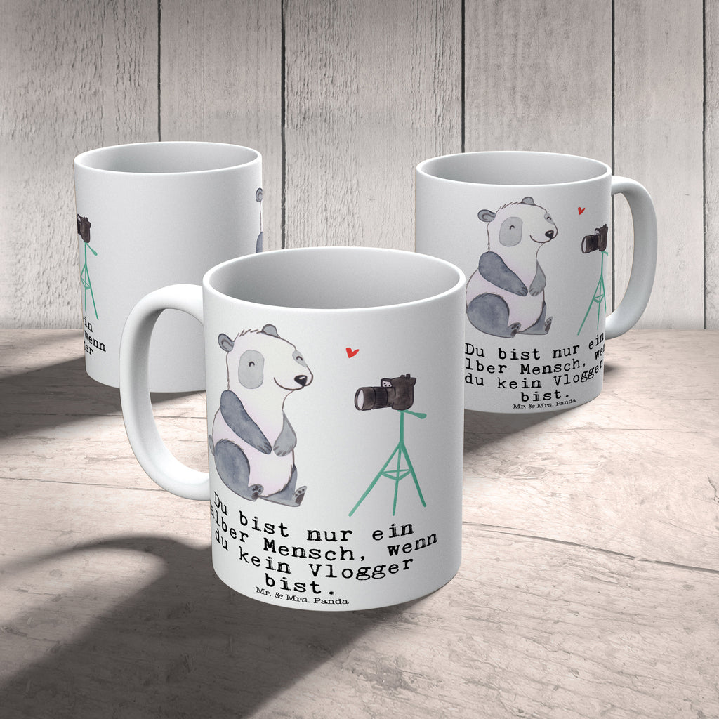 Tasse Vlogger mit Herz Tasse, Kaffeetasse, Teetasse, Becher, Kaffeebecher, Teebecher, Keramiktasse, Porzellantasse, Büro Tasse, Geschenk Tasse, Tasse Sprüche, Tasse Motive, Kaffeetassen, Tasse bedrucken, Designer Tasse, Cappuccino Tassen, Schöne Teetassen, Beruf, Ausbildung, Jubiläum, Abschied, Rente, Kollege, Kollegin, Geschenk, Schenken, Arbeitskollege, Mitarbeiter, Firma, Danke, Dankeschön