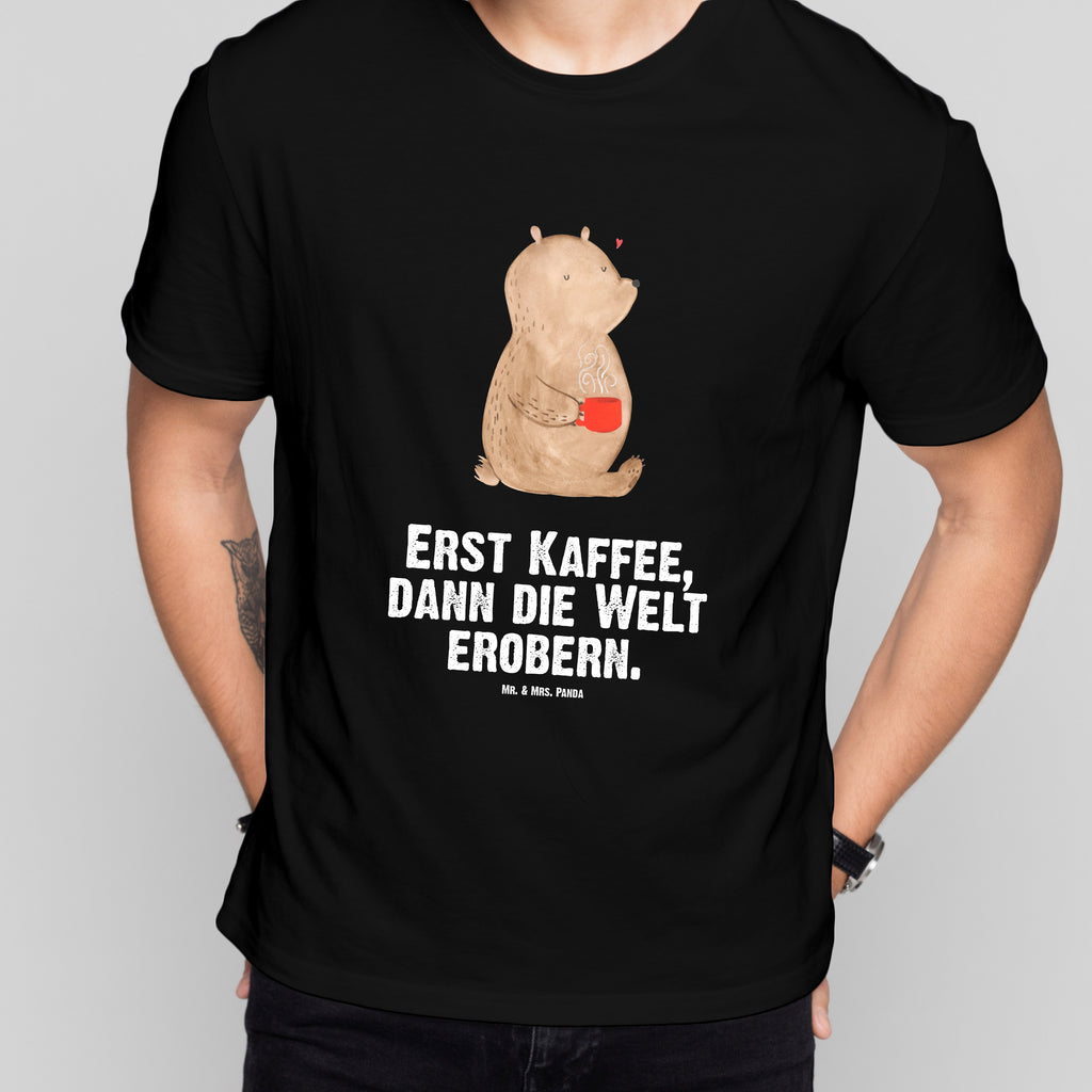 T-Shirt Standard Bär Kaffee T-Shirt, Shirt, Tshirt, Lustiges T-Shirt, T-Shirt mit Spruch, Party, Junggesellenabschied, Jubiläum, Geburstag, Herrn, Damen, Männer, Frauen, Schlafshirt, Nachthemd, Sprüche, Bär, Teddy, Teddybär, Kaffee, Coffee, Bären, guten Morgen, Morgenroutine, Welt erobern, Welt retten, Motivation