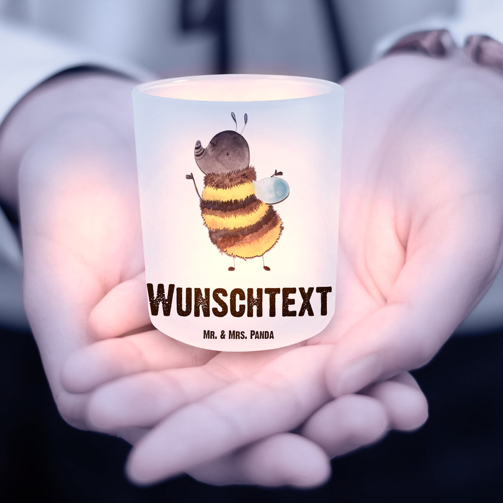 Personalisiertes Windlicht Hummel flauschig Personalisiertes Windlicht, Personalisiertes Windlicht Glas, Personalisiertes Teelichtglas, Personalisierter Teelichthalter, Personalisiertes Kerzenglas, Personalisierte Kerze, Personalisiertes Teelicht, Windlicht mit Namen, Windlicht Glas mit Namen, Teelichtglas mit Namen, Teelichthalter mit Namen, Teelichter mit Namen, Kerzenglas mit Namen, Kerze mit Namen, Teelicht mit Namen, Namenspersonalisierung, Name, selbst gestalten, Wunschtext, Bedrucken, Tiermotive, Gute Laune, lustige Sprüche, Tiere, Hummel, Flauschig, Biene, Blume, Natur