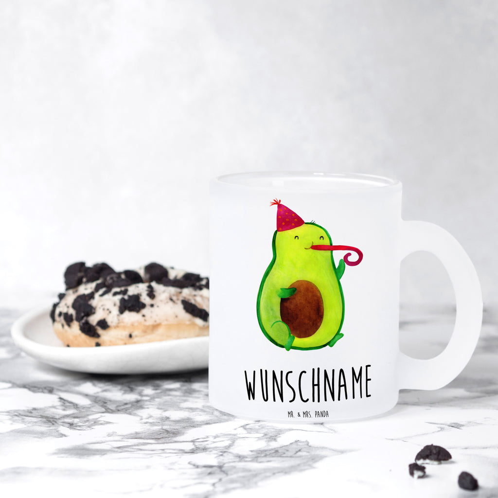 Personalisierte Teetasse Avocado Partyhupe Personalisierte Teetasse, Personalisiertes Teeglas, Personalisierter Teebecher, Personalisierte Glas Teetasse, Personalisierte Teetasse aus Glas, Teetasse mit Namen, Teeglas mit Namen, Teebecher mit Namen, Glas Teetasse mit Namen, Teetasse aus Glas mit Namen, Teetasse Wunschname, Teetasse selbst gestalten., Avocado, Veggie, Vegan, Gesund, Party, Feierlichkeit, Feier, Fete, Geburtstag, Gute Laune, Tröte