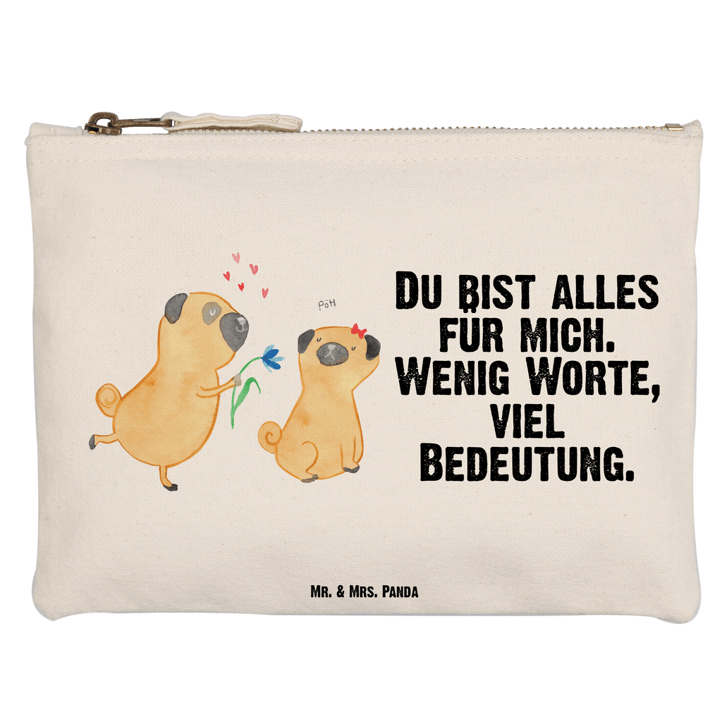 Schminktasche Mops verliebt Schminktasche, Kosmetiktasche, Kosmetikbeutel, Stiftemäppchen, Etui, Federmappe, Makeup, XXL, Schminketui, Kosmetiketui, Schlamperetui, Hund, Hundemotiv, Haustier, Hunderasse, Tierliebhaber, Hundebesitzer, Sprüche, Mops, Möpse, Hundeliebe, verliebt, Liebe, Liebesspruch. Verlobt, Geschenk Freund, Partner