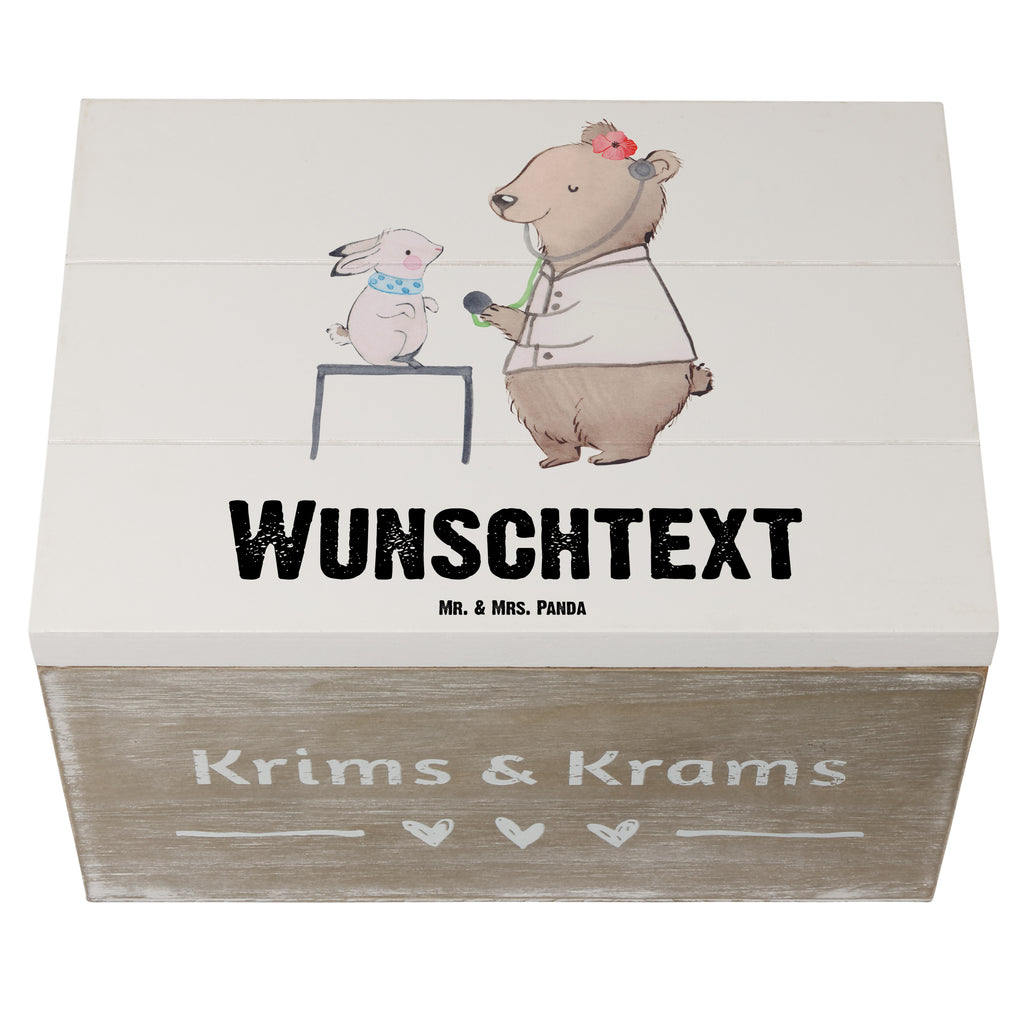 Personalisierte Holzkiste Tierärztin Herz Holzkiste mit Namen, Kiste mit Namen, Schatzkiste mit Namen, Truhe mit Namen, Schatulle mit Namen, Erinnerungsbox mit Namen, Erinnerungskiste, mit Namen, Dekokiste mit Namen, Aufbewahrungsbox mit Namen, Holzkiste Personalisiert, Kiste Personalisiert, Schatzkiste Personalisiert, Truhe Personalisiert, Schatulle Personalisiert, Erinnerungsbox Personalisiert, Erinnerungskiste Personalisiert, Dekokiste Personalisiert, Aufbewahrungsbox Personalisiert, Geschenkbox personalisiert, GEschenkdose personalisiert, Beruf, Ausbildung, Jubiläum, Abschied, Rente, Kollege, Kollegin, Geschenk, Schenken, Arbeitskollege, Mitarbeiter, Firma, Danke, Dankeschön