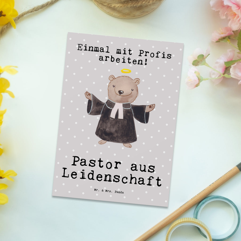 Postkarte Pastor aus Leidenschaft Postkarte, Karte, Geschenkkarte, Grußkarte, Einladung, Ansichtskarte, Geburtstagskarte, Einladungskarte, Dankeskarte, Ansichtskarten, Einladung Geburtstag, Einladungskarten Geburtstag, Beruf, Ausbildung, Jubiläum, Abschied, Rente, Kollege, Kollegin, Geschenk, Schenken, Arbeitskollege, Mitarbeiter, Firma, Danke, Dankeschön, Pastor, Diener Gottes<br />Geistlicher, Pfarrer, Prediger<br />Priester, Theologe, Kirche