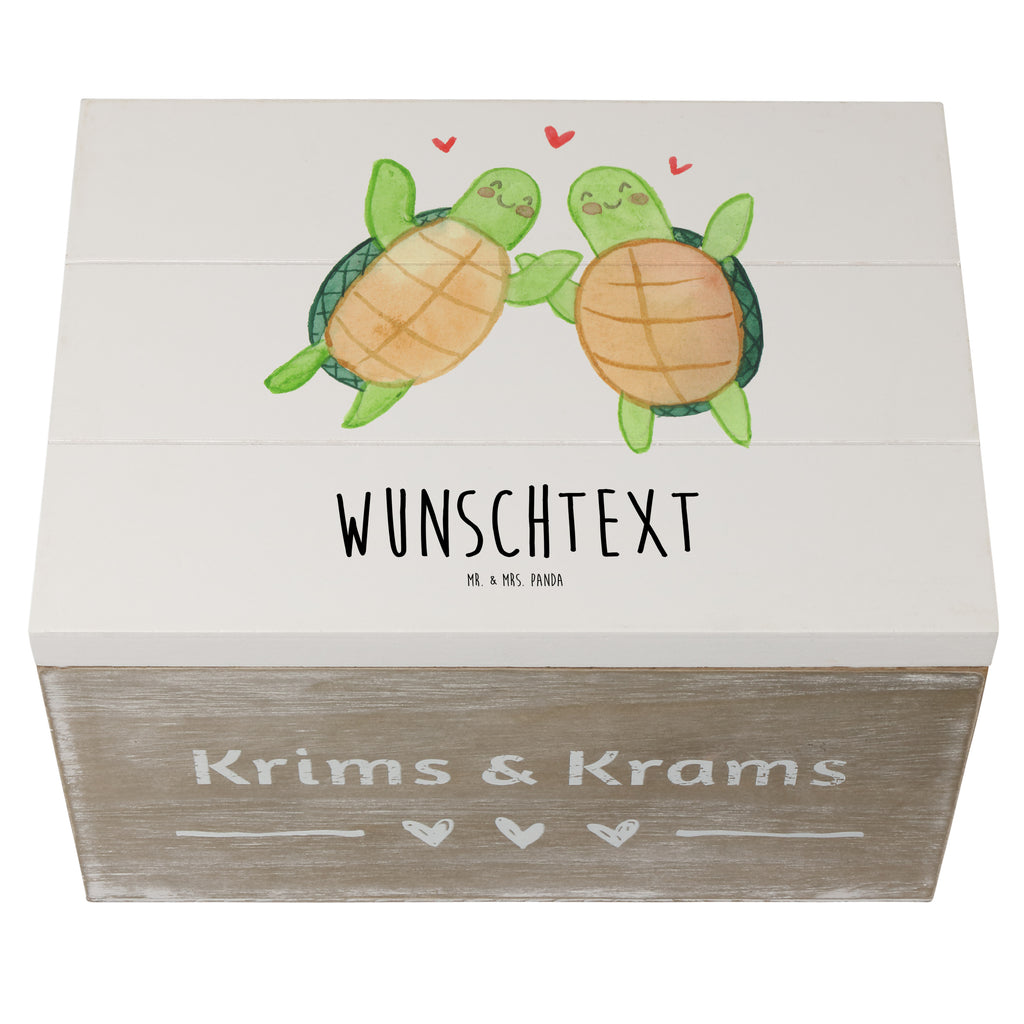 Personalisierte Holzkiste Schildkröten Paar Holzkiste mit Namen, Kiste mit Namen, Schatzkiste mit Namen, Truhe mit Namen, Schatulle mit Namen, Erinnerungsbox mit Namen, Erinnerungskiste, mit Namen, Dekokiste mit Namen, Aufbewahrungsbox mit Namen, Holzkiste Personalisiert, Kiste Personalisiert, Schatzkiste Personalisiert, Truhe Personalisiert, Schatulle Personalisiert, Erinnerungsbox Personalisiert, Erinnerungskiste Personalisiert, Dekokiste Personalisiert, Aufbewahrungsbox Personalisiert, Geschenkbox personalisiert, GEschenkdose personalisiert, Liebe, Partner, Freund, Freundin, Ehemann, Ehefrau, Heiraten, Verlobung, Heiratsantrag, Liebesgeschenk, Jahrestag, Hocheitstag, Valentinstag, Geschenk für Frauen, Hochzeitstag, Mitbringsel, Geschenk für Freundin, Geschenk für Partner, Liebesbeweis, für Männer, für Ehemann