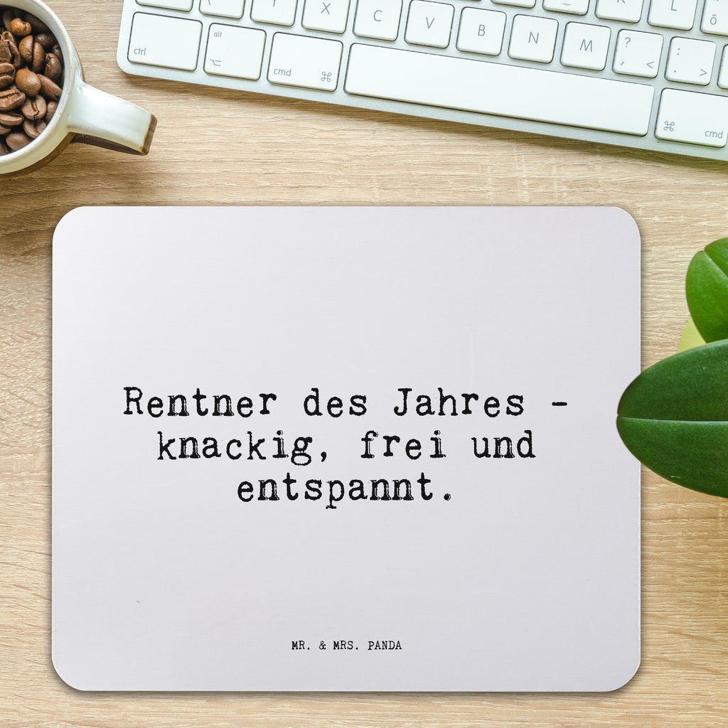 Mauspad Sprüche und Zitate Rentner des Jahres - knackig, frei und entspannt. Mousepad, Computer zubehör, Büroausstattung, PC Zubehör, Arbeitszimmer, Mauspad, Einzigartiges Mauspad, Designer Mauspad, Mausunterlage, Mauspad Büro, Spruch, Sprüche, lustige Sprüche, Weisheiten, Zitate, Spruch Geschenke, Spruch Sprüche Weisheiten Zitate Lustig Weisheit Worte