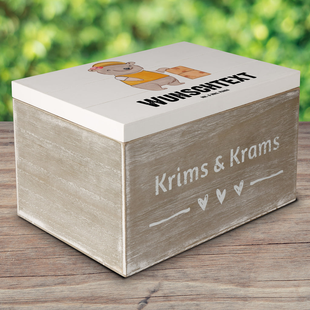 Personalisierte Holzkiste Fachlageristin Herz Holzkiste mit Namen, Kiste mit Namen, Schatzkiste mit Namen, Truhe mit Namen, Schatulle mit Namen, Erinnerungsbox mit Namen, Erinnerungskiste, mit Namen, Dekokiste mit Namen, Aufbewahrungsbox mit Namen, Holzkiste Personalisiert, Kiste Personalisiert, Schatzkiste Personalisiert, Truhe Personalisiert, Schatulle Personalisiert, Erinnerungsbox Personalisiert, Erinnerungskiste Personalisiert, Dekokiste Personalisiert, Aufbewahrungsbox Personalisiert, Geschenkbox personalisiert, GEschenkdose personalisiert, Beruf, Ausbildung, Jubiläum, Abschied, Rente, Kollege, Kollegin, Geschenk, Schenken, Arbeitskollege, Mitarbeiter, Firma, Danke, Dankeschön, Lagerarbeiterin, Fachlageristin, Lageristin, Lagerverwalterin