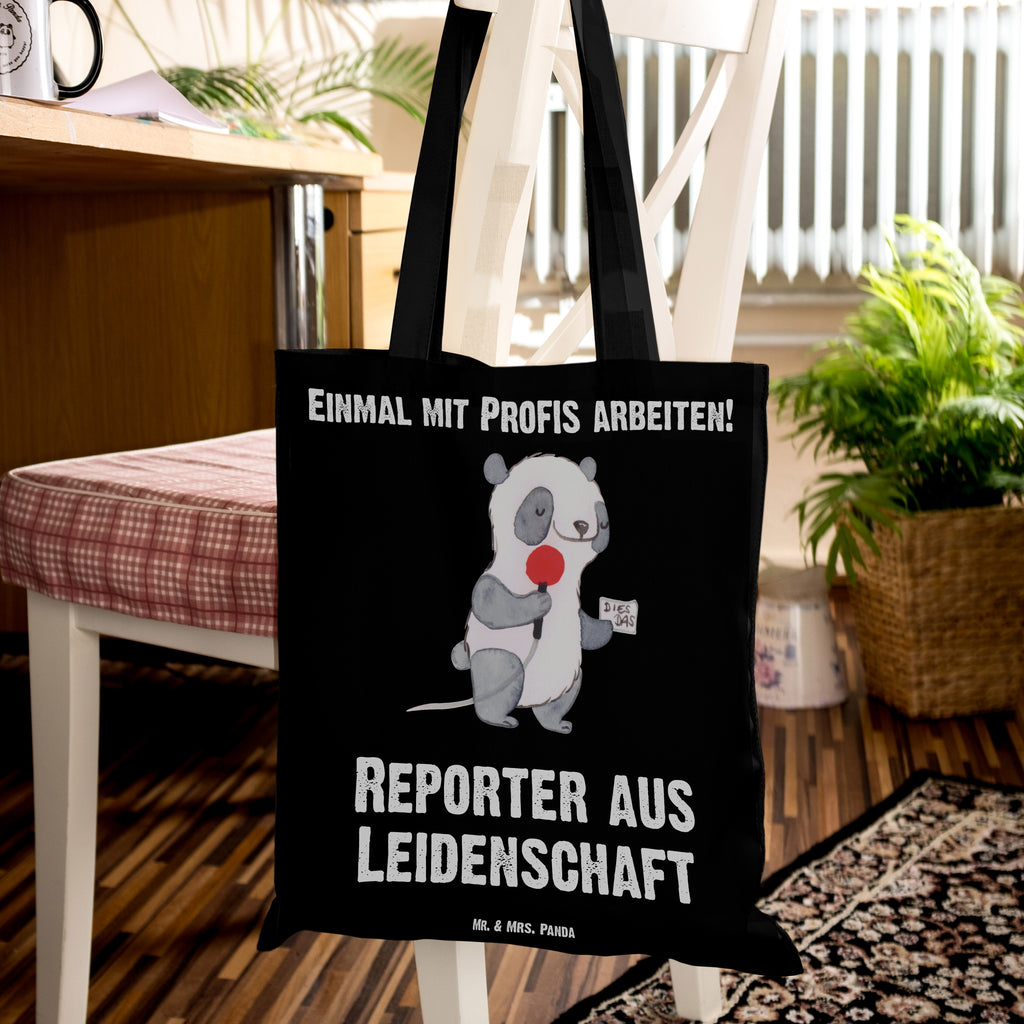 Tragetasche Reporter aus Leidenschaft Beuteltasche, Beutel, Einkaufstasche, Jutebeutel, Stoffbeutel, Tasche, Shopper, Umhängetasche, Strandtasche, Schultertasche, Stofftasche, Tragetasche, Badetasche, Jutetasche, Einkaufstüte, Laptoptasche, Beruf, Ausbildung, Jubiläum, Abschied, Rente, Kollege, Kollegin, Geschenk, Schenken, Arbeitskollege, Mitarbeiter, Firma, Danke, Dankeschön