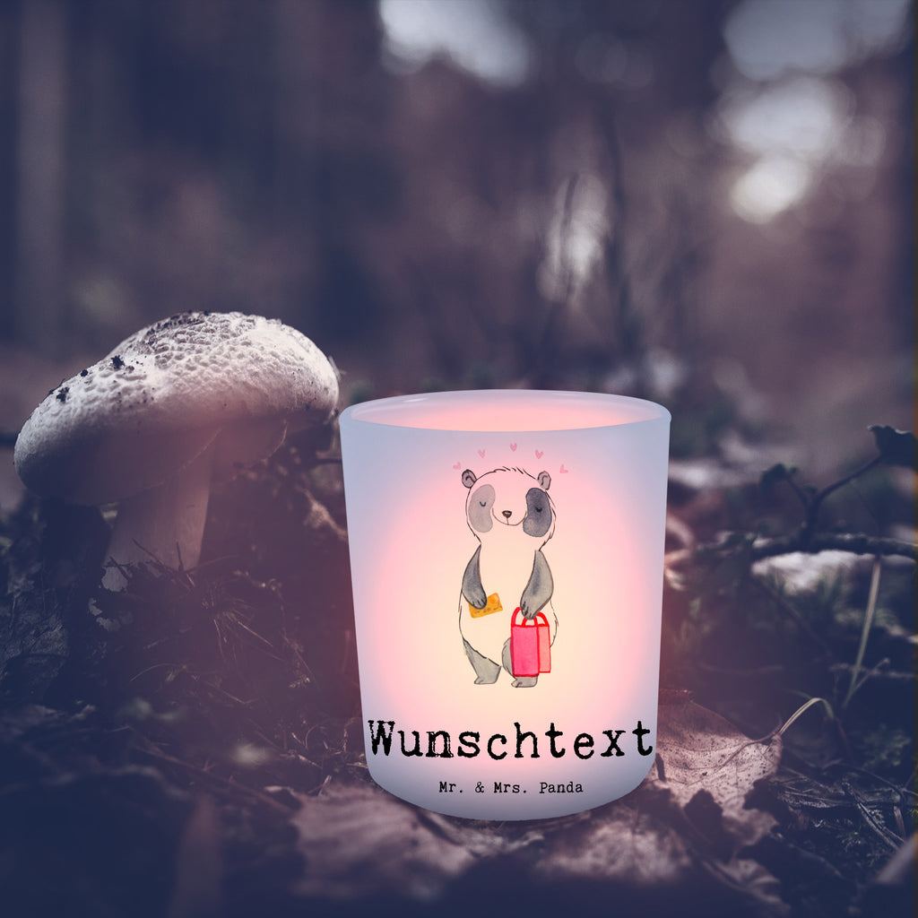 Personalisiertes Windlicht Panda Beste Shoppingbegleitung der Welt Personalisiertes Windlicht, Personalisiertes Windlicht Glas, Personalisiertes Teelichtglas, Personalisierter Teelichthalter, Personalisiertes Kerzenglas, Personalisierte Kerze, Personalisiertes Teelicht, Windlicht mit Namen, Windlicht Glas mit Namen, Teelichtglas mit Namen, Teelichthalter mit Namen, Teelichter mit Namen, Kerzenglas mit Namen, Kerze mit Namen, Teelicht mit Namen, Namenspersonalisierung, Name, selbst gestalten, Wunschtext, Bedrucken, für, Dankeschön, Geschenk, Schenken, Geburtstag, Geburtstagsgeschenk, Geschenkidee, Danke, Bedanken, Mitbringsel, Freude machen, Geschenktipp, Shoppingbegleitung, Shoppingpartner, Begleitung, Shoppen, Partner, Freundin, Freund, bff, Shopping, Einkaufen, Shopping-Queen, Queen, Bester