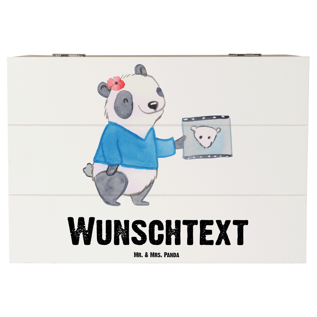 Personalisierte Holzkiste Fachärztin für Radiologie mit Herz Holzkiste mit Namen, Kiste mit Namen, Schatzkiste mit Namen, Truhe mit Namen, Schatulle mit Namen, Erinnerungsbox mit Namen, Erinnerungskiste, mit Namen, Dekokiste mit Namen, Aufbewahrungsbox mit Namen, Holzkiste Personalisiert, Kiste Personalisiert, Schatzkiste Personalisiert, Truhe Personalisiert, Schatulle Personalisiert, Erinnerungsbox Personalisiert, Erinnerungskiste Personalisiert, Dekokiste Personalisiert, Aufbewahrungsbox Personalisiert, Geschenkbox personalisiert, GEschenkdose personalisiert, Beruf, Ausbildung, Jubiläum, Abschied, Rente, Kollege, Kollegin, Geschenk, Schenken, Arbeitskollege, Mitarbeiter, Firma, Danke, Dankeschön