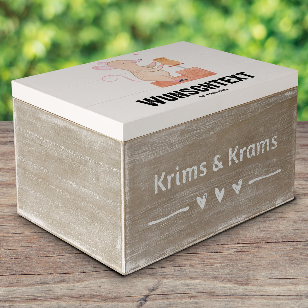 Personalisierte Holzkiste Maus Töpfern Tage Holzkiste mit Namen, Kiste mit Namen, Schatzkiste mit Namen, Truhe mit Namen, Schatulle mit Namen, Erinnerungsbox mit Namen, Erinnerungskiste, mit Namen, Dekokiste mit Namen, Aufbewahrungsbox mit Namen, Holzkiste Personalisiert, Kiste Personalisiert, Schatzkiste Personalisiert, Truhe Personalisiert, Schatulle Personalisiert, Erinnerungsbox Personalisiert, Erinnerungskiste Personalisiert, Dekokiste Personalisiert, Aufbewahrungsbox Personalisiert, Geschenkbox personalisiert, GEschenkdose personalisiert, Geschenk, Sport, Sportart, Hobby, Schenken, Danke, Dankeschön, Auszeichnung, Gewinn, Sportler, Töpfern, Töpferei, Töpferkurs