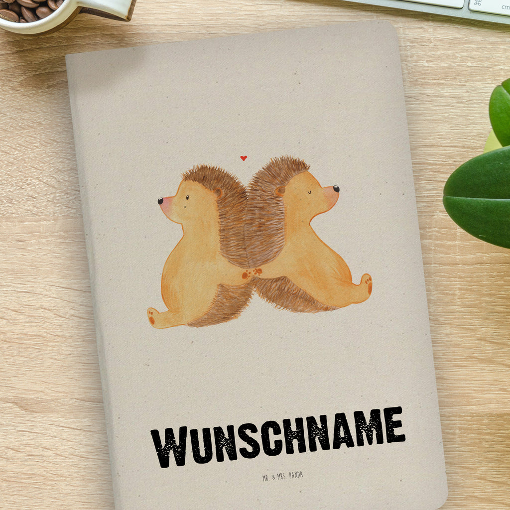 DIN A4 Personalisiertes Notizbuch Igel händchenhaltend Personalisiertes Notizbuch, Notizbuch mit Namen, Notizbuch bedrucken, Personalisierung, Namensbuch, Namen, Liebe, Partner, Freund, Freundin, Ehemann, Ehefrau, Heiraten, Verlobung, Heiratsantrag, Liebesgeschenk, Jahrestag, Hocheitstag, Igel, Igelliebe, Hand in Hand, Liebesbeweis, große Liebe, Liebesbotschaft, Hochzeit, Lieblingsmensch, Gemeinsamkeit, Love, Geschenk für zwei