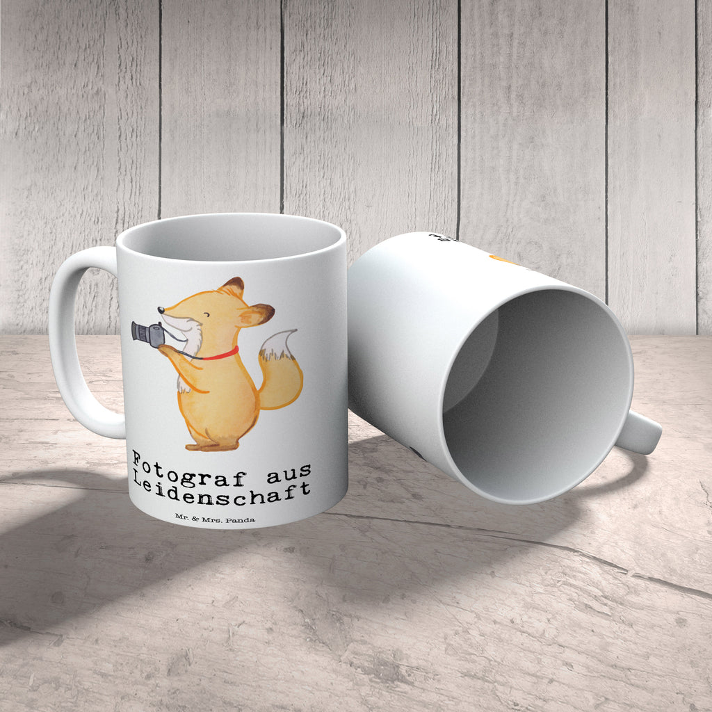 Tasse Fotograf aus Leidenschaft Tasse, Kaffeetasse, Teetasse, Becher, Kaffeebecher, Teebecher, Keramiktasse, Porzellantasse, Büro Tasse, Geschenk Tasse, Tasse Sprüche, Tasse Motive, Kaffeetassen, Tasse bedrucken, Designer Tasse, Cappuccino Tassen, Schöne Teetassen, Beruf, Ausbildung, Jubiläum, Abschied, Rente, Kollege, Kollegin, Geschenk, Schenken, Arbeitskollege, Mitarbeiter, Firma, Danke, Dankeschön, Fotograf, Fotoreporter, Hobbyfotograf, Hochzeitsfotograf, Fotografie, Profi Fotograf